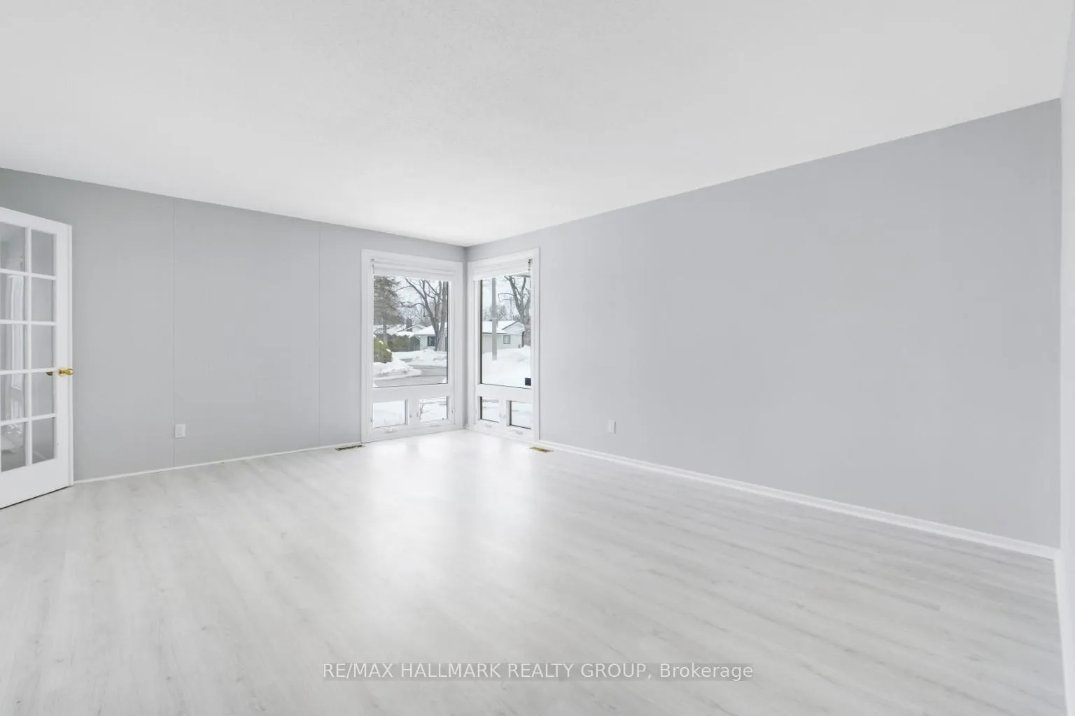 Photo 4 of 2036 Kings Grove Crescent, Ottawa, Beacon Hill North — HOMEH