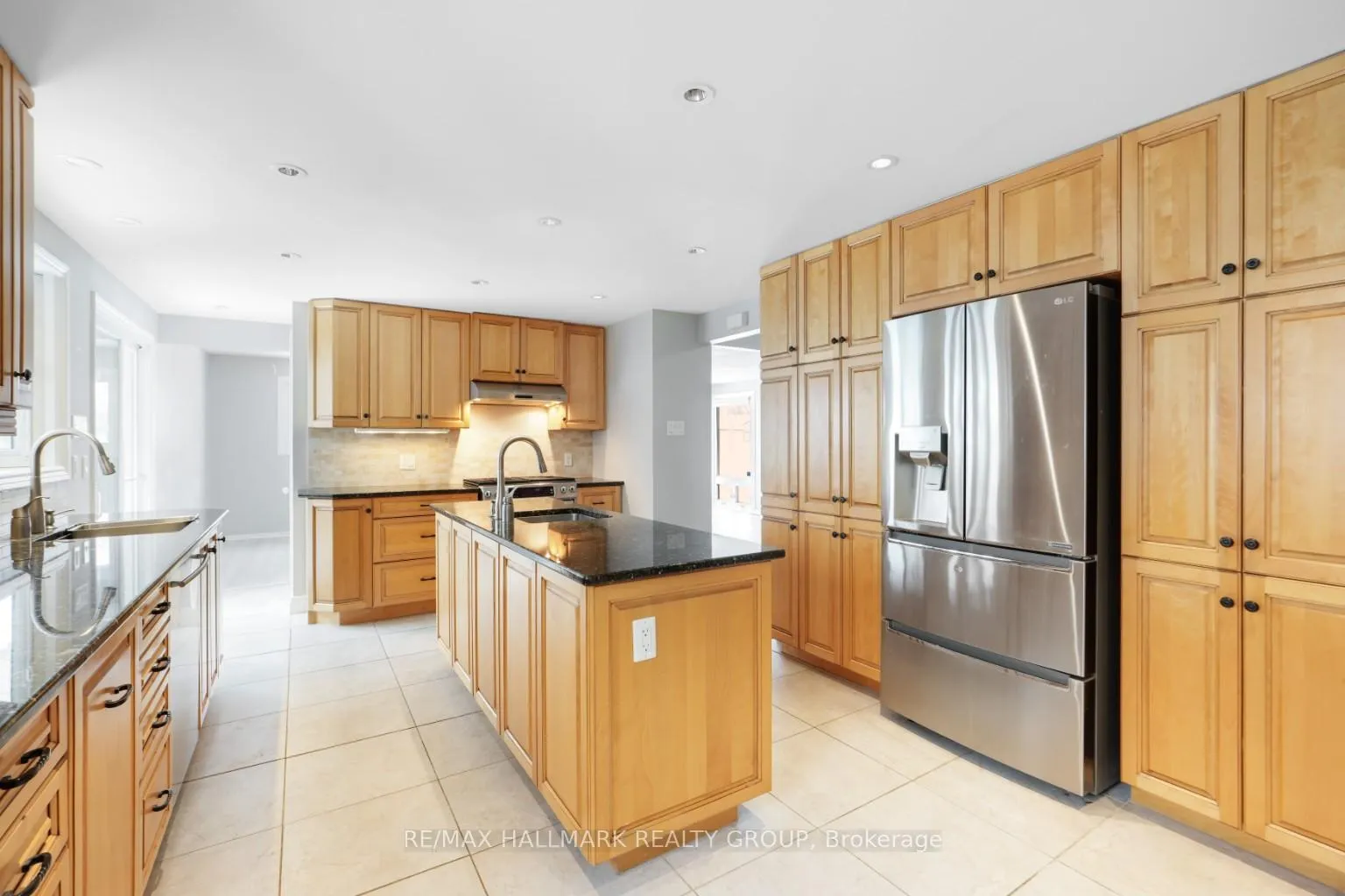 Photo 6 of 2036 Kings Grove Crescent, Ottawa, Beacon Hill North — HOMEH