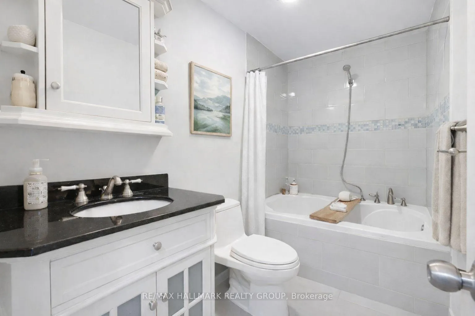 Photo 12 of 2036 Kings Grove Crescent, Ottawa, Beacon Hill North — HOMEH