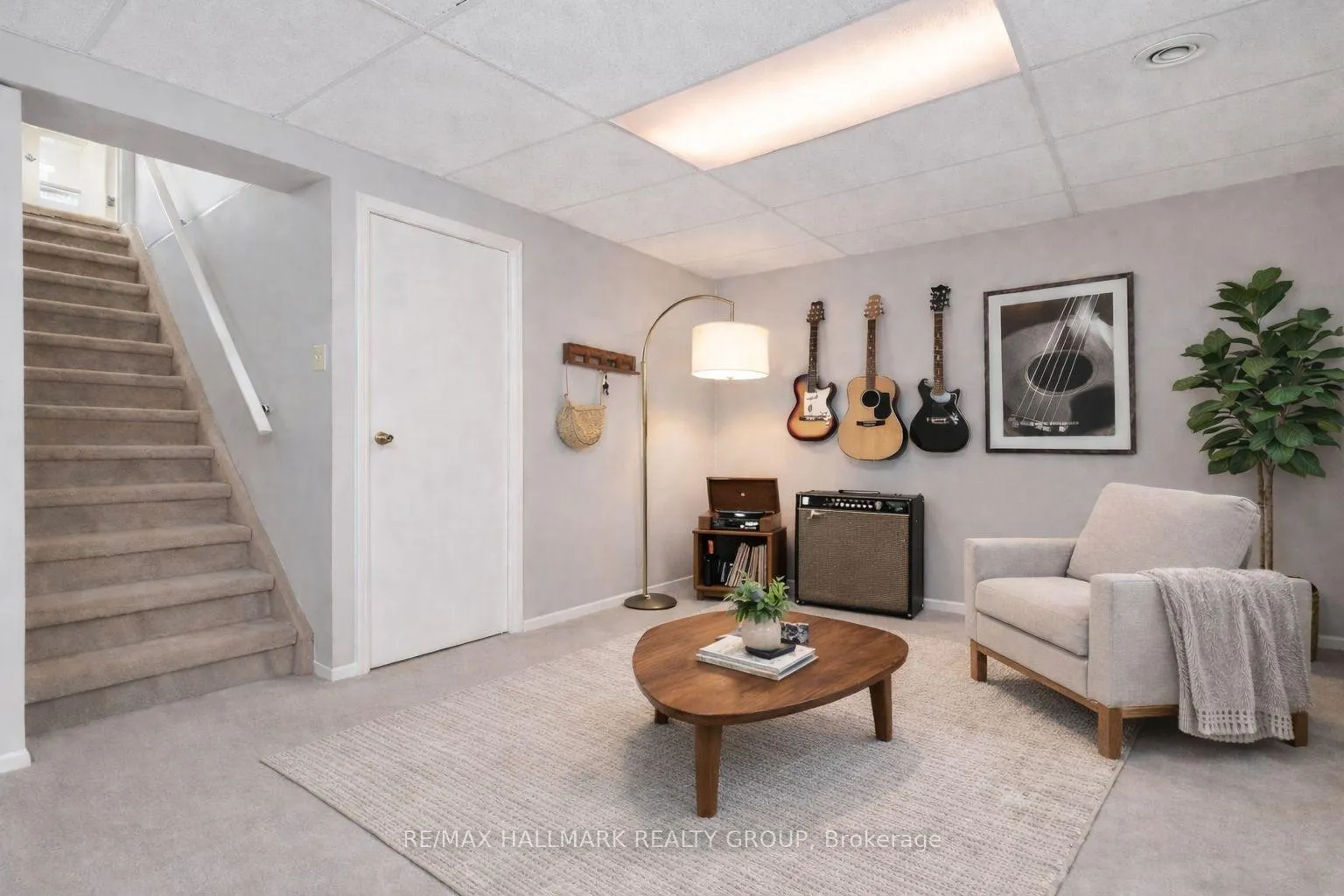 Photo 16 of 2036 Kings Grove Crescent, Ottawa, Beacon Hill North — HOMEH