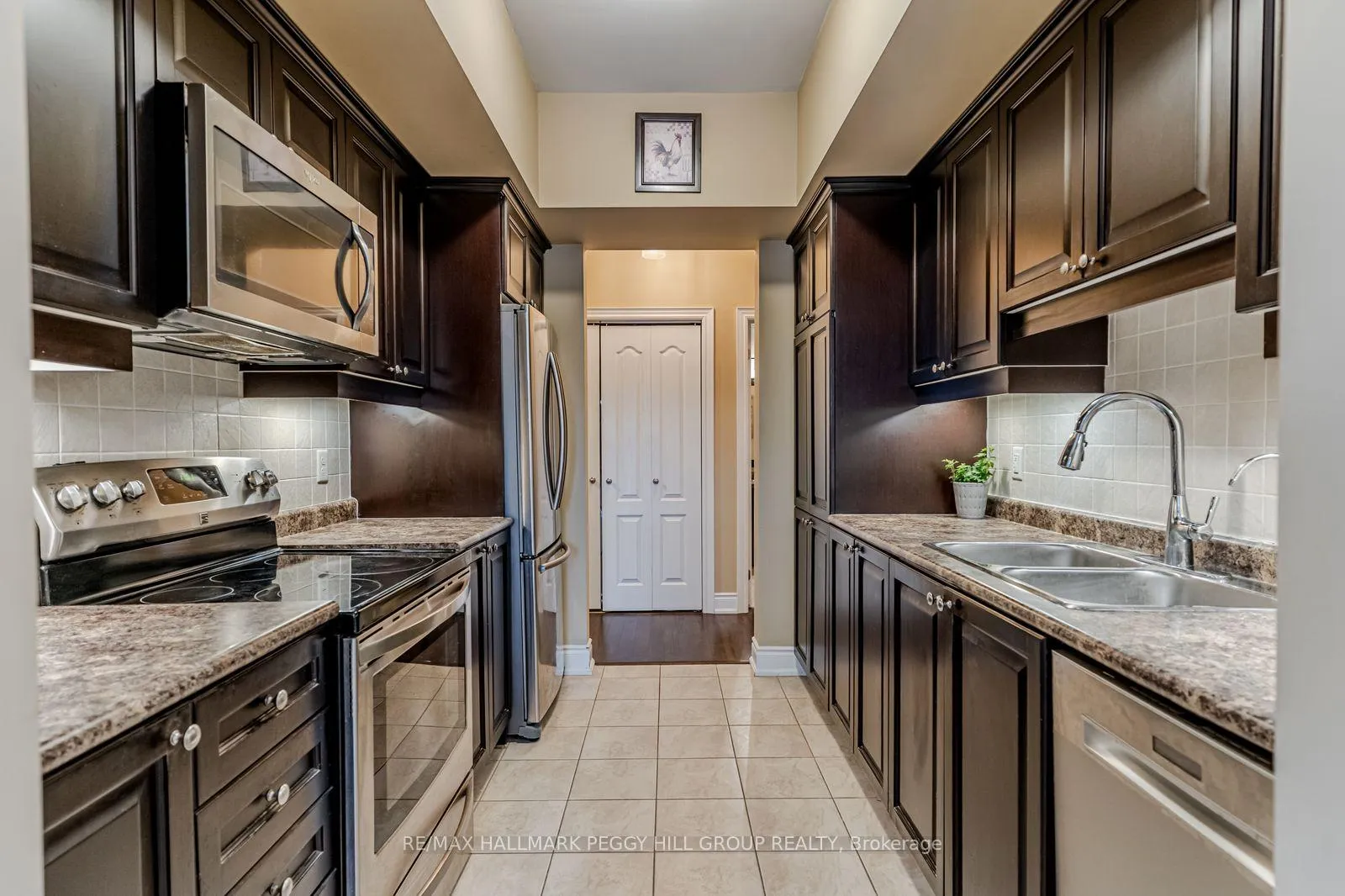 Photo 3 of Unit 212, 44 Ferndale Drive S, Barrie, Ardagh — HOMEH