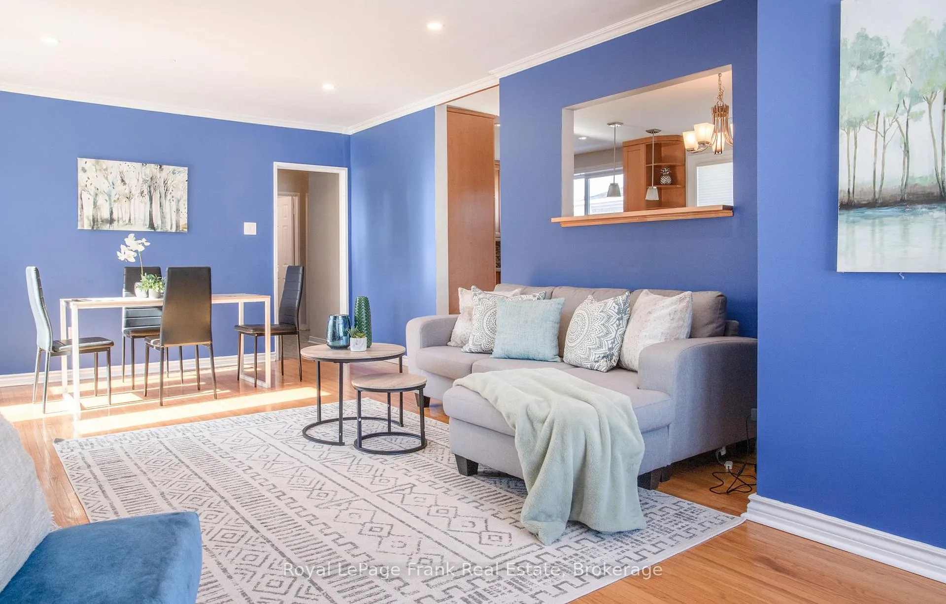 Photo 5 of 928 Centre Street N, Whitby, Williamsburg — HOMEH