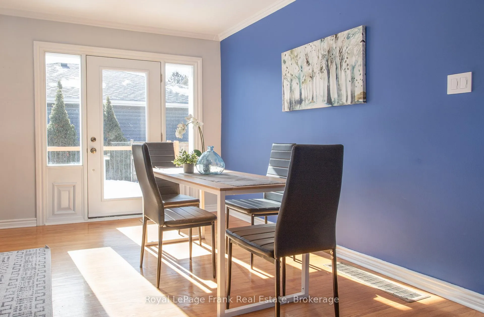 Photo 6 of 928 Centre Street N, Whitby, Williamsburg — HOMEH