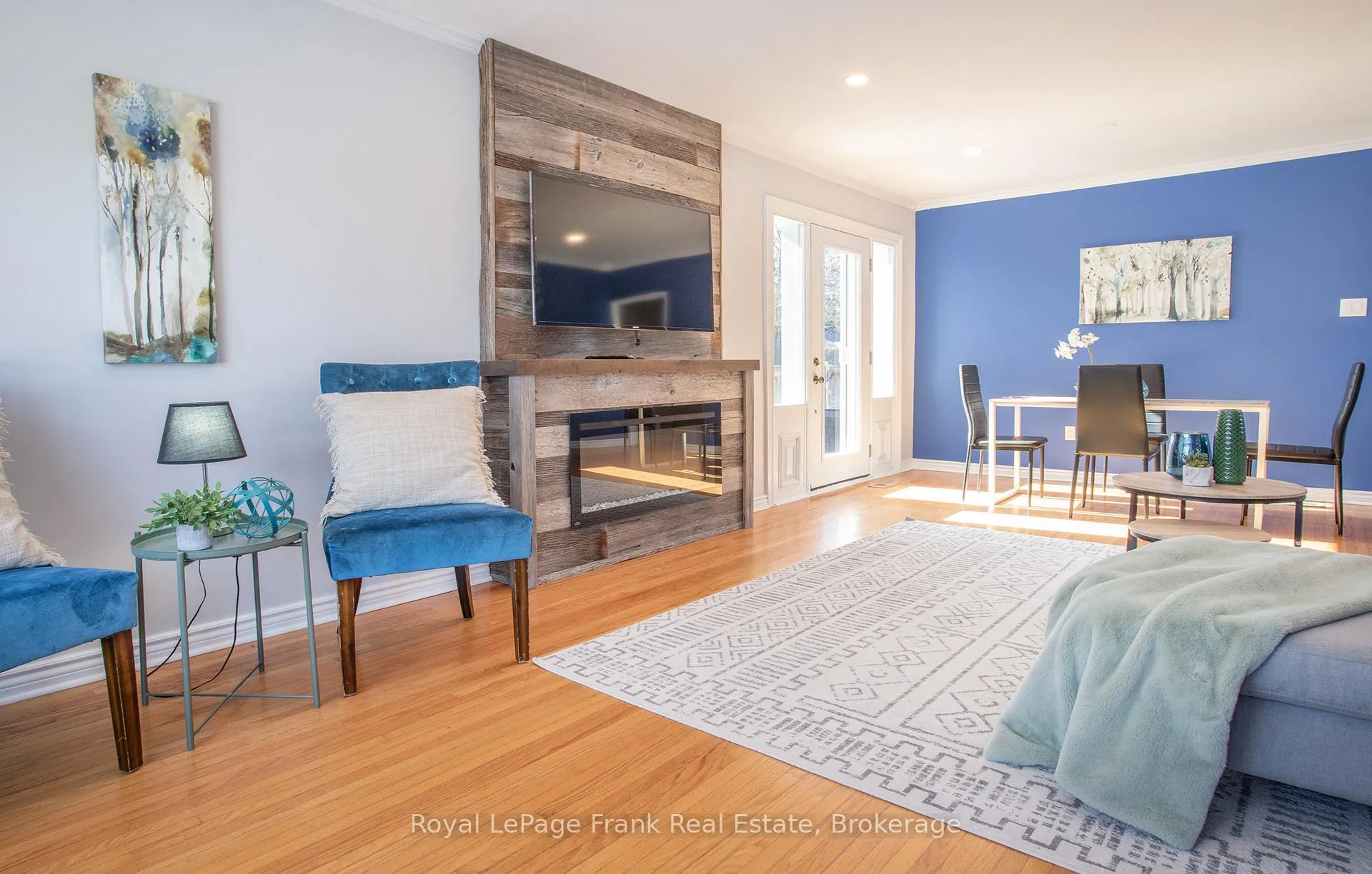 Photo 8 of 928 Centre Street N, Whitby, Williamsburg — HOMEH