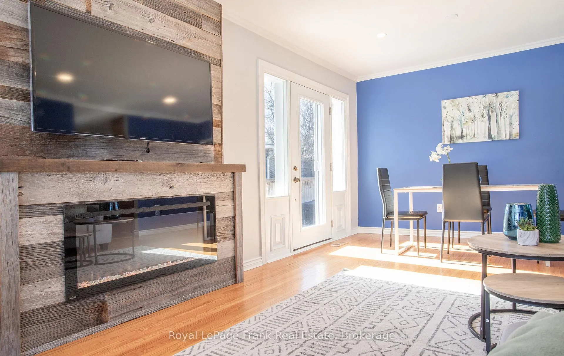 Photo 9 of 928 Centre Street N, Whitby, Williamsburg — HOMEH