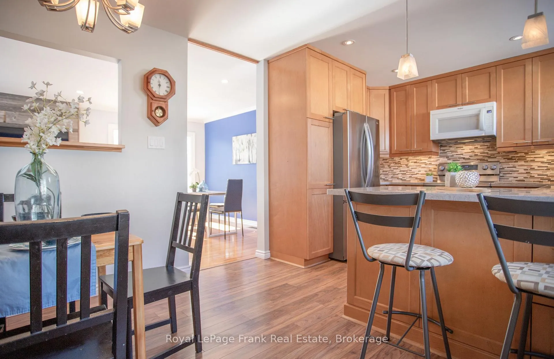 Photo 11 of 928 Centre Street N, Whitby, Williamsburg — HOMEH