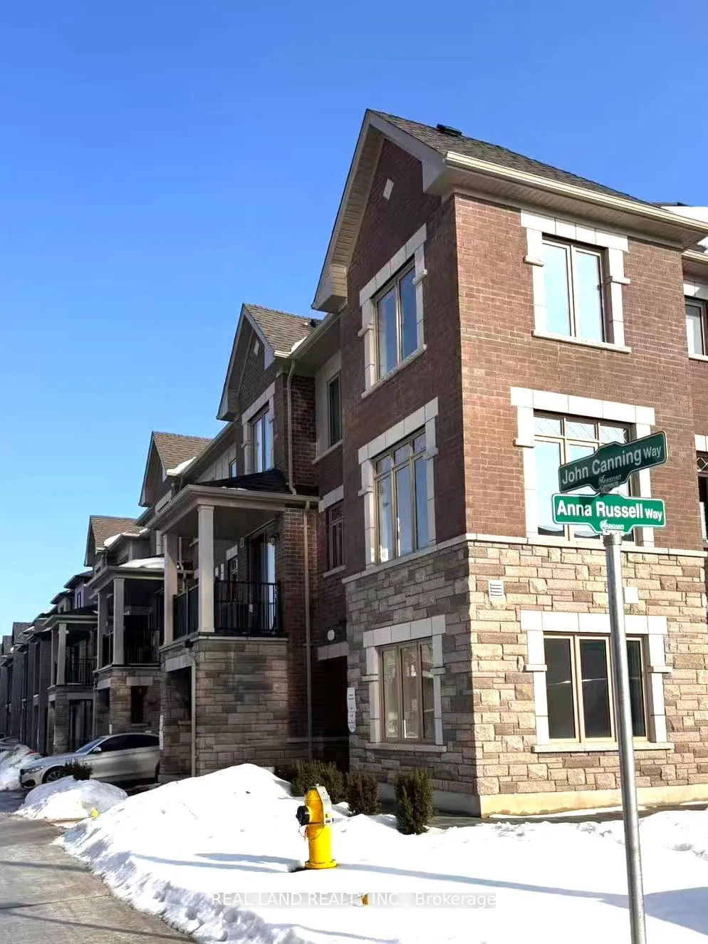 Photo 2 of 10 John Canning Way, Markham, Unionville — HOMEH