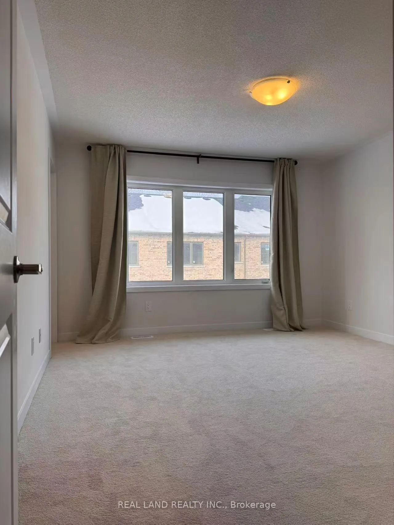 Photo 6 of 10 John Canning Way, Markham, Unionville — HOMEH