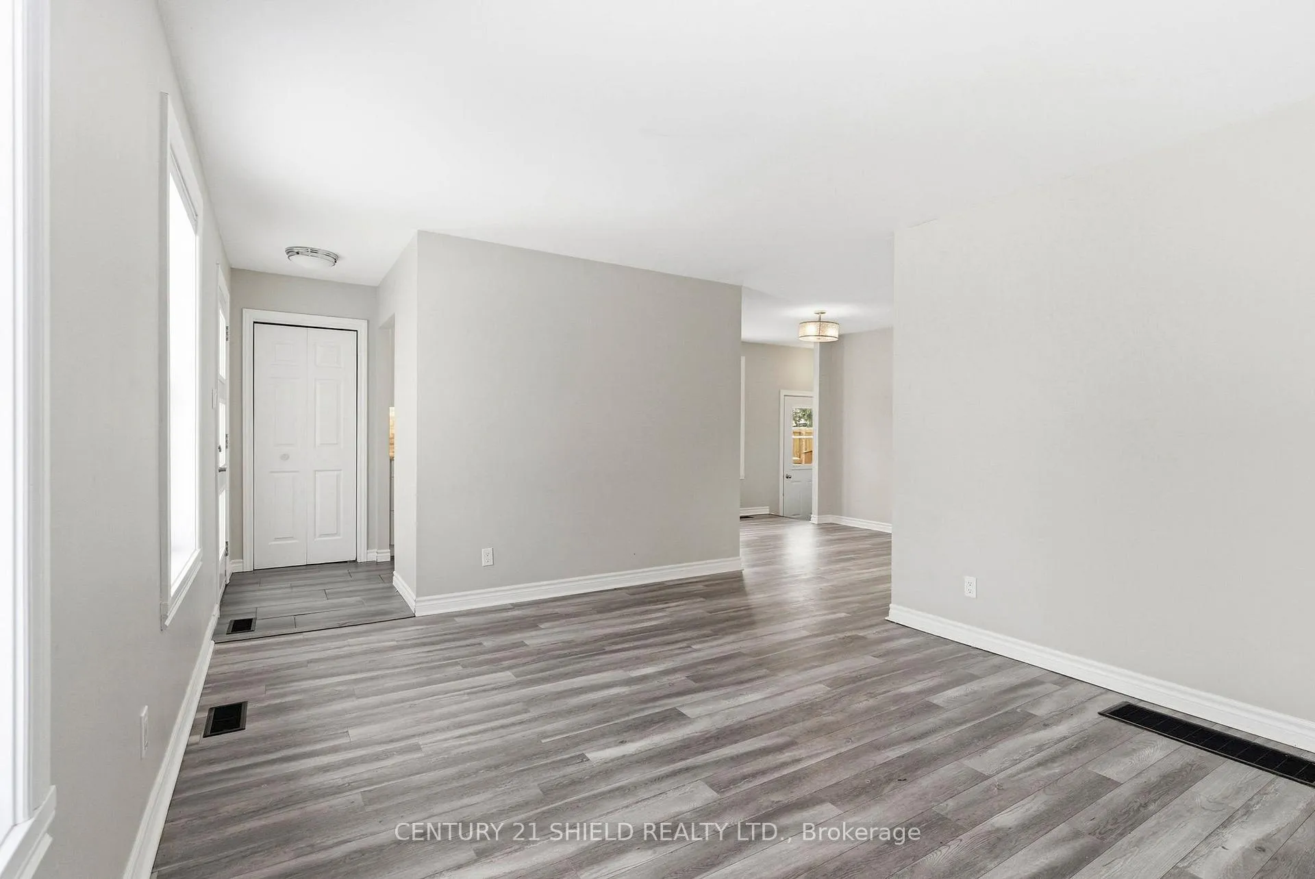 Photo 5 of 50 Wellington Street E, Cornwall — HOMEH