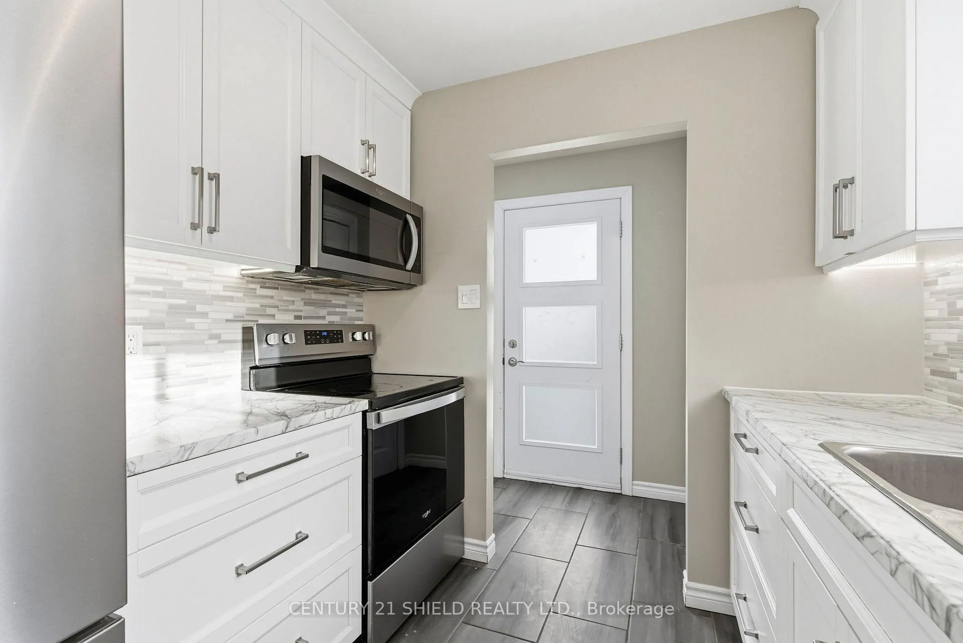 Photo 12 of 50 Wellington Street E, Cornwall — HOMEH