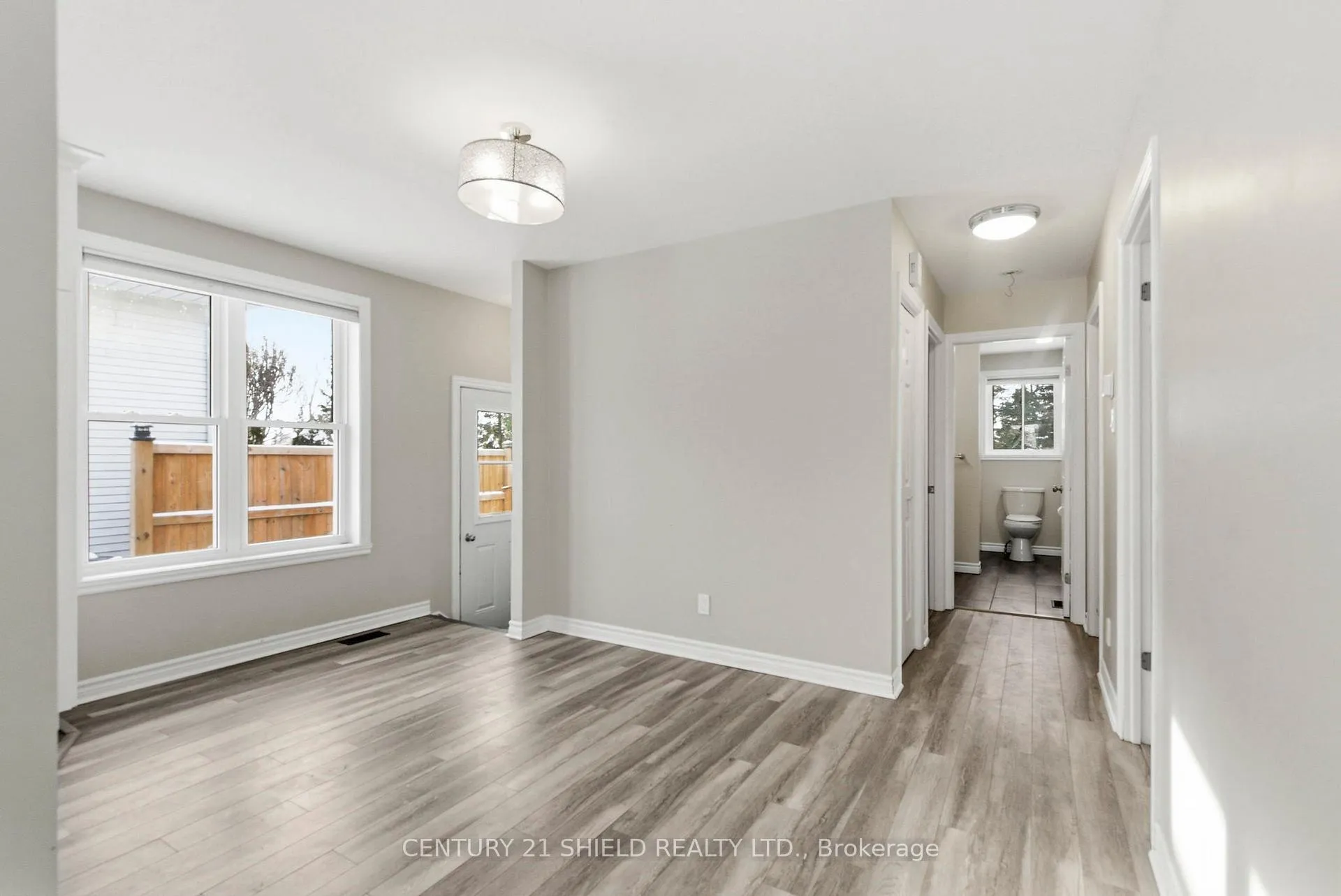 Photo 13 of 50 Wellington Street E, Cornwall — HOMEH
