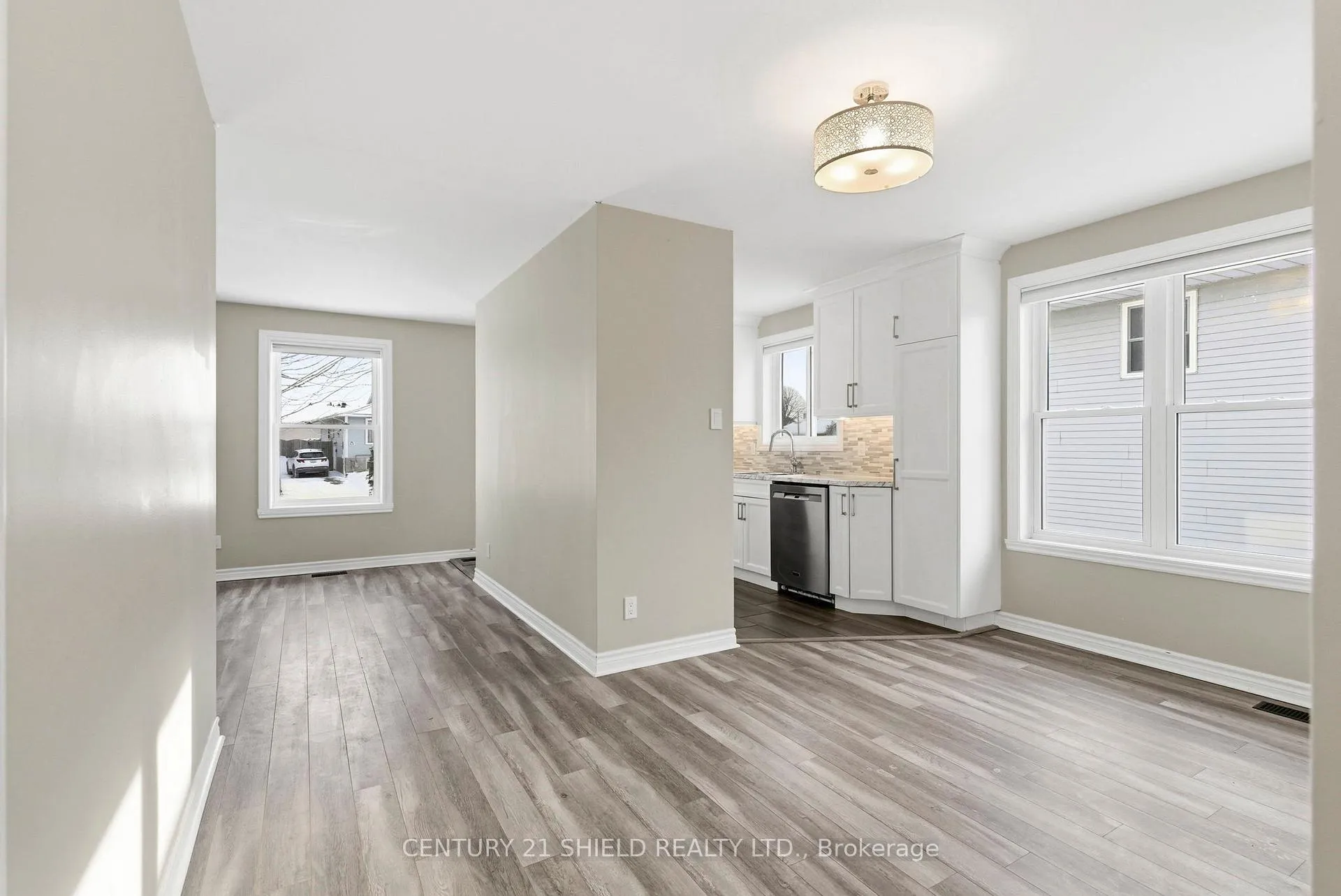 Photo 14 of 50 Wellington Street E, Cornwall — HOMEH