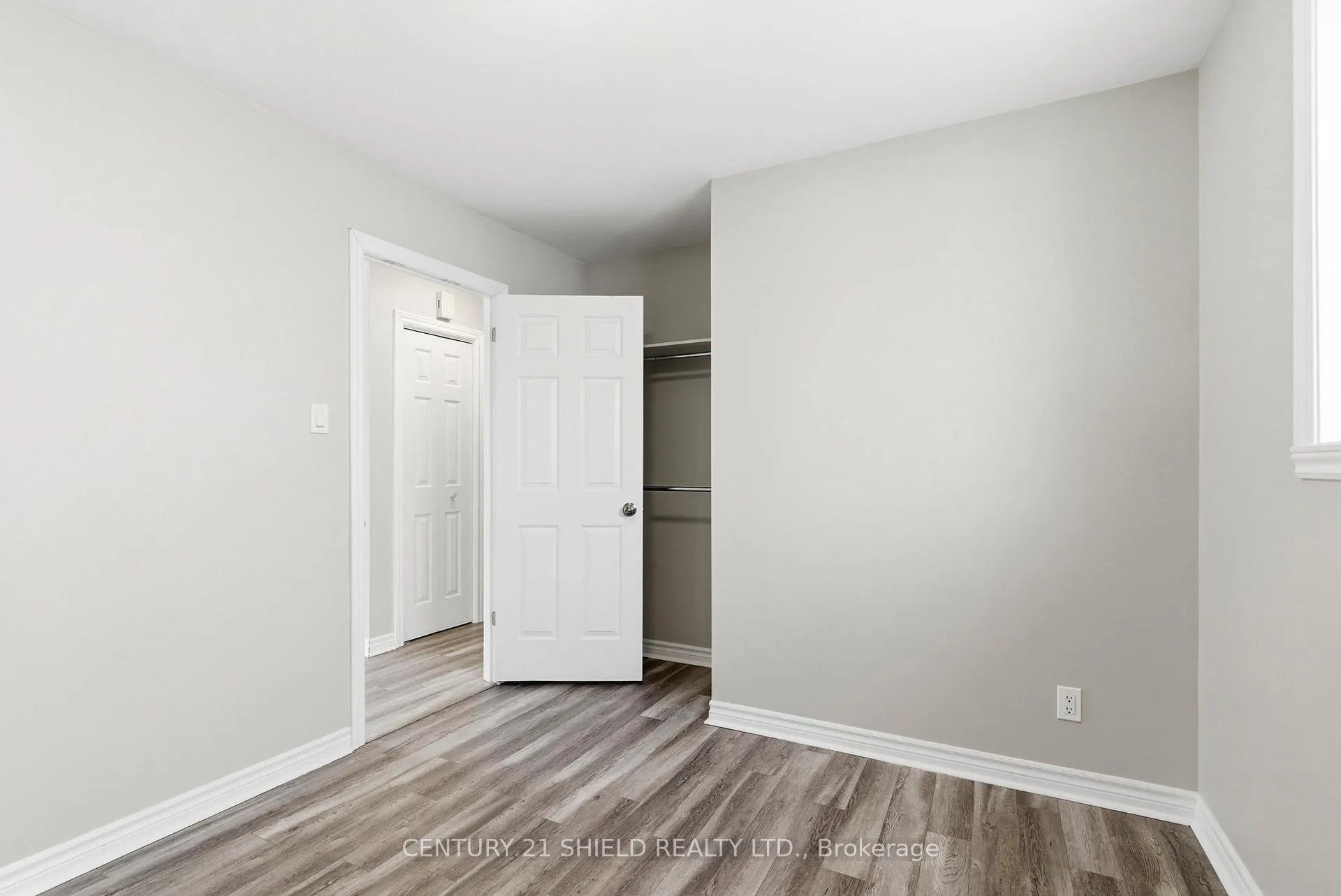 Photo 21 of 50 Wellington Street E, Cornwall — HOMEH