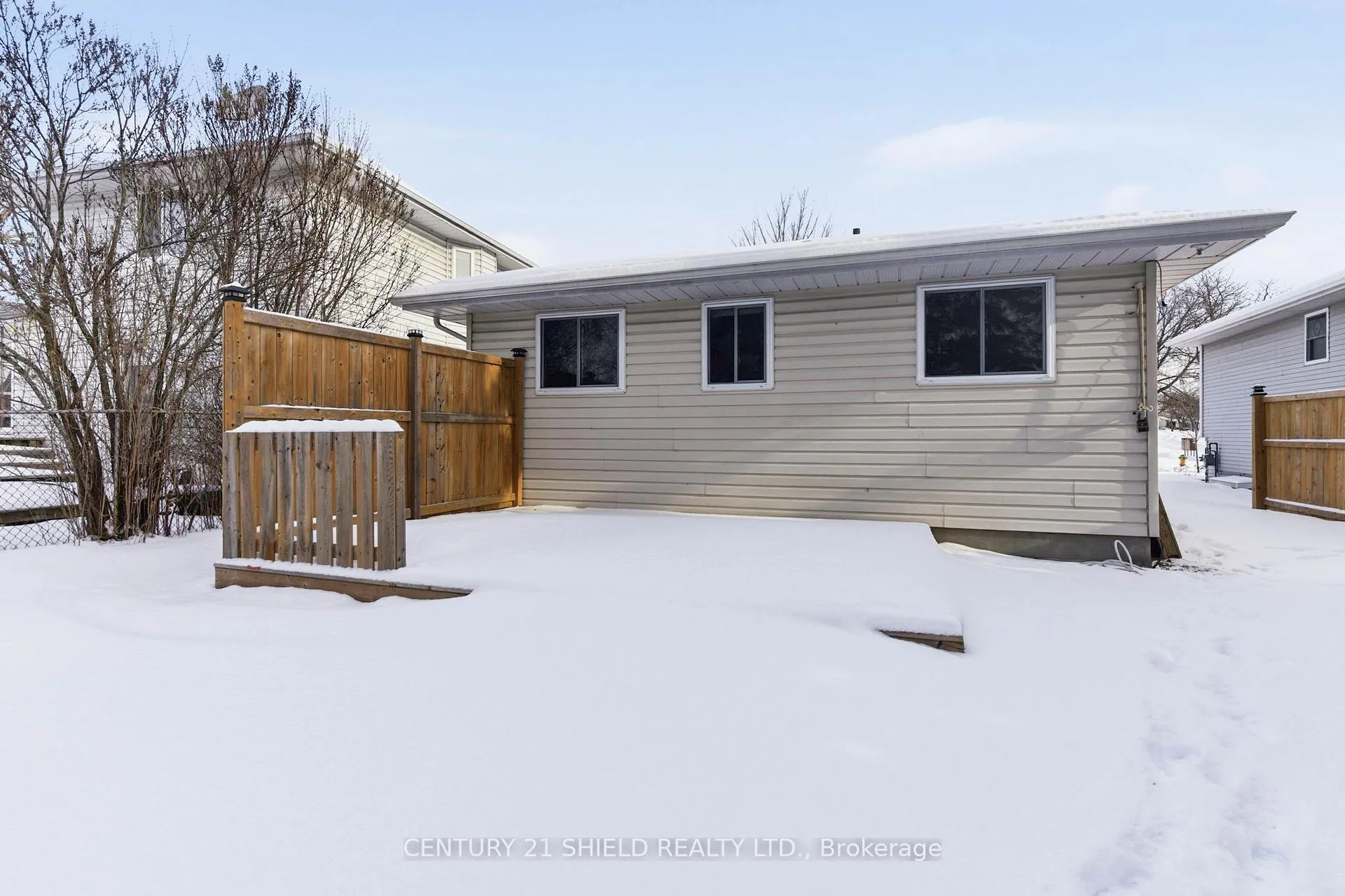 Photo 28 of 50 Wellington Street E, Cornwall — HOMEH