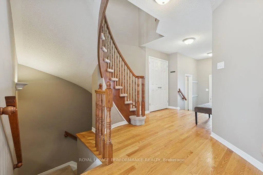 Photo 5 of 303 Bryarton Street, Ottawa, Chapel Hill — HOMEH