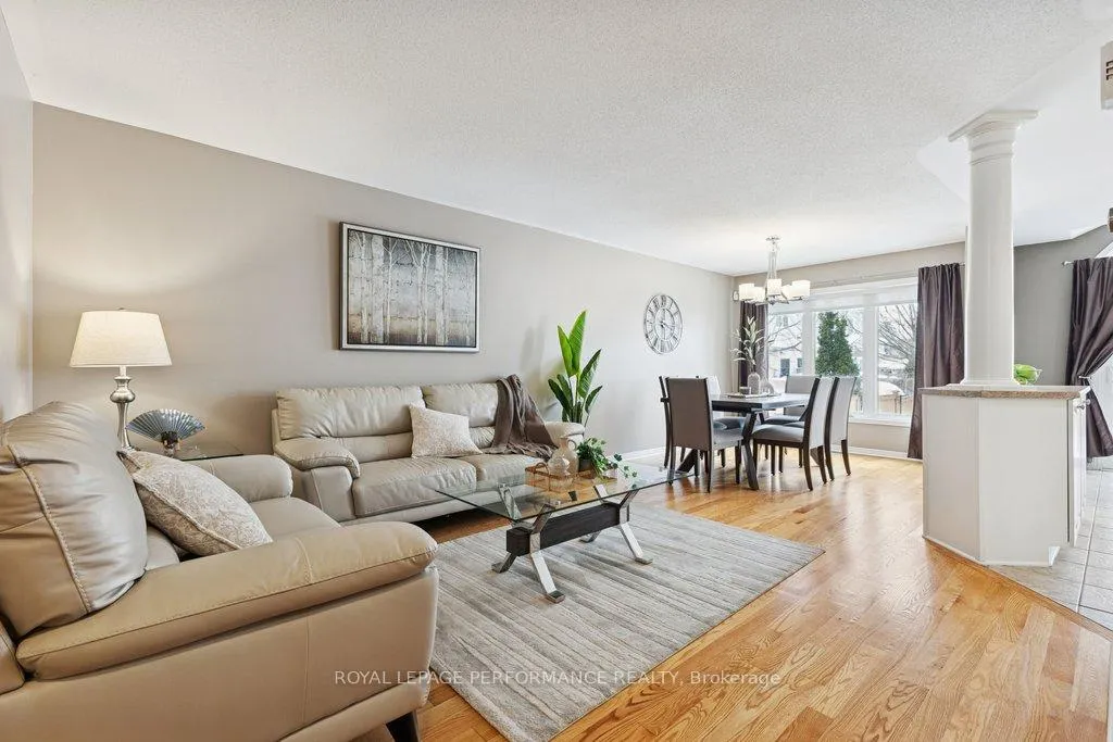 Photo 6 of 303 Bryarton Street, Ottawa, Chapel Hill — HOMEH
