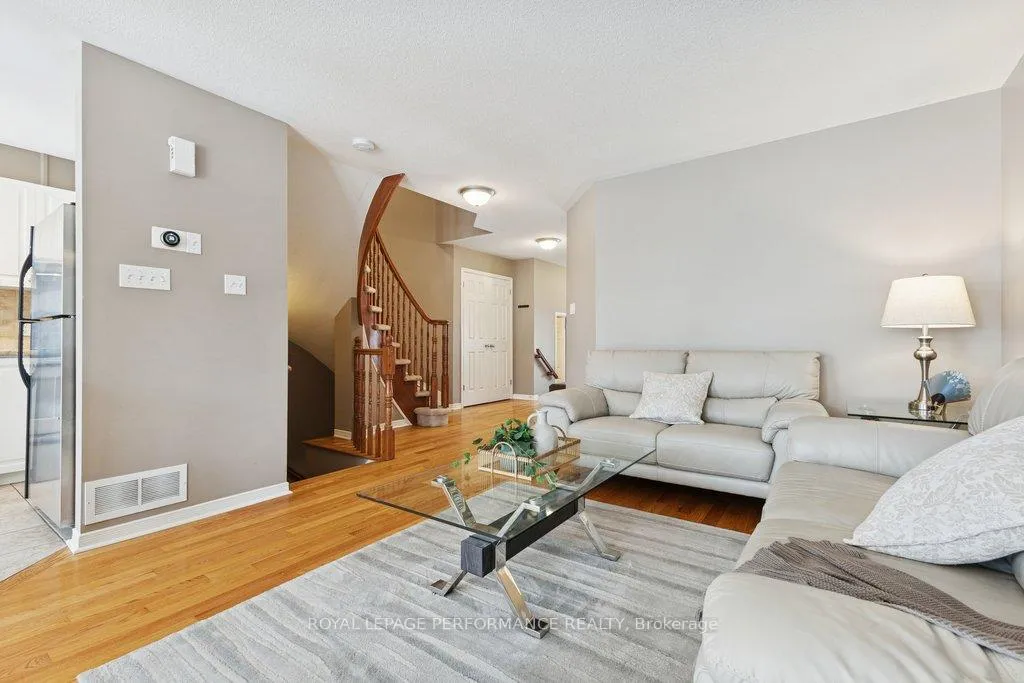 Photo 7 of 303 Bryarton Street, Ottawa, Chapel Hill — HOMEH