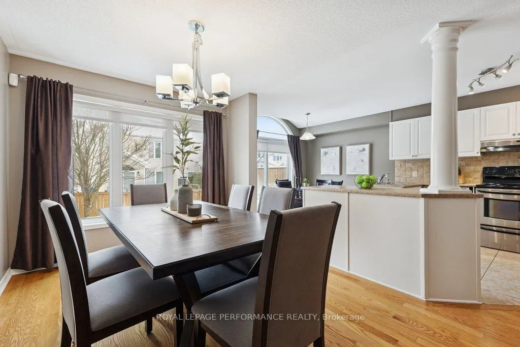 Photo 9 of 303 Bryarton Street, Ottawa, Chapel Hill — HOMEH