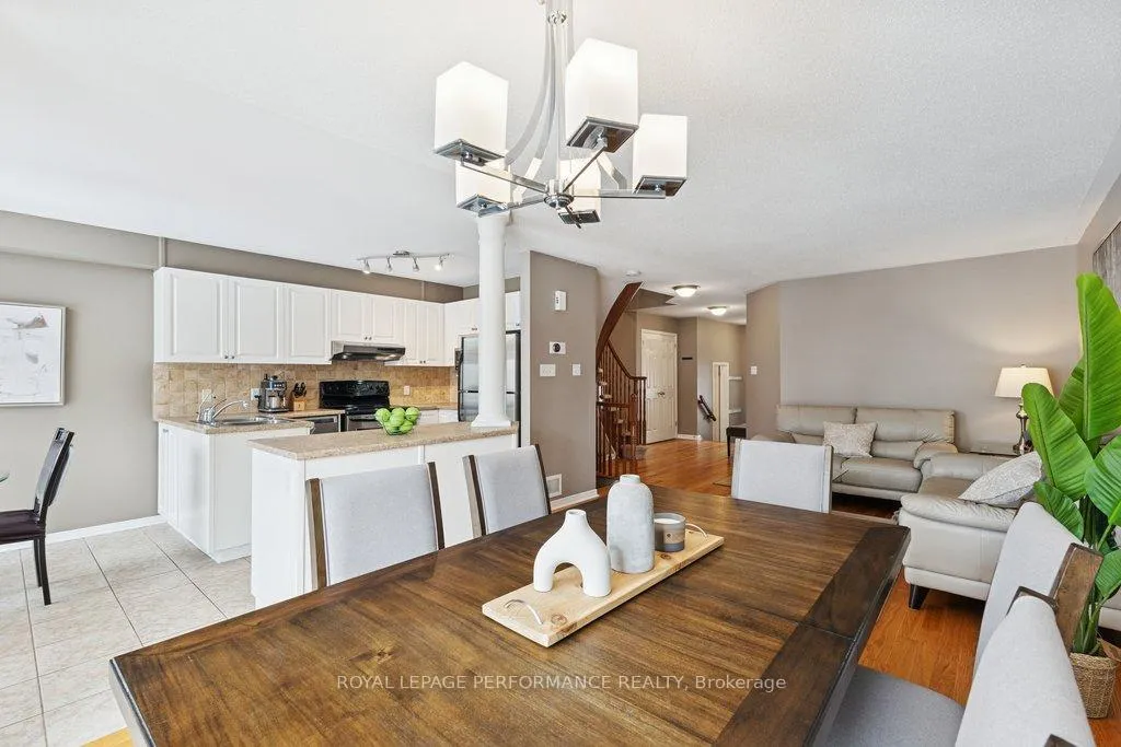 Photo 10 of 303 Bryarton Street, Ottawa, Chapel Hill — HOMEH