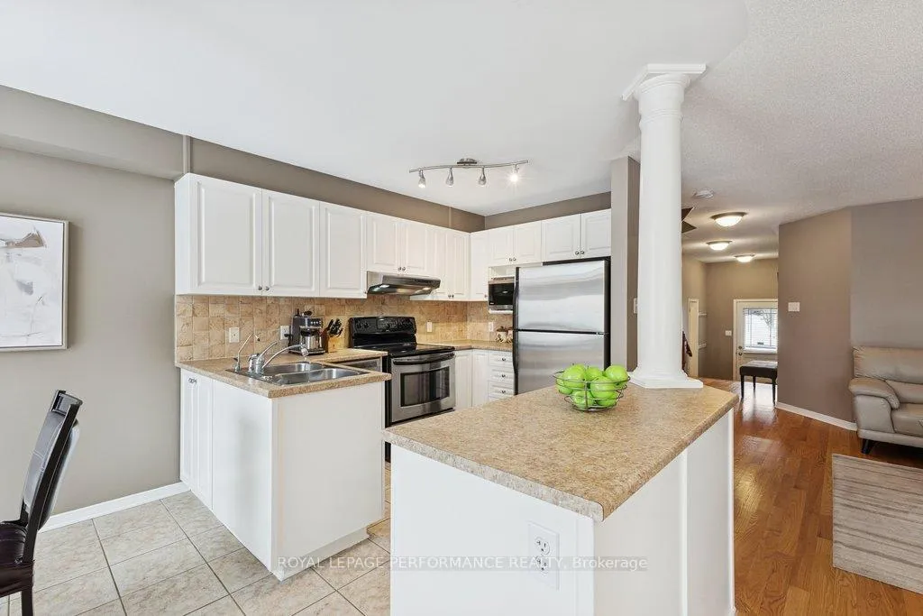 Photo 11 of 303 Bryarton Street, Ottawa, Chapel Hill — HOMEH