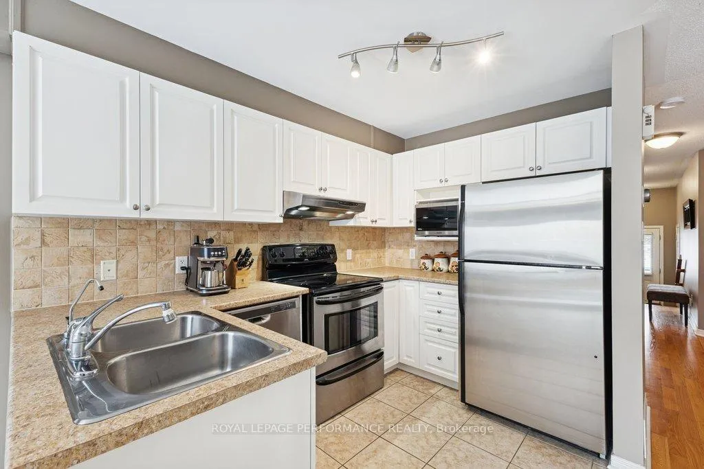 Photo 12 of 303 Bryarton Street, Ottawa, Chapel Hill — HOMEH