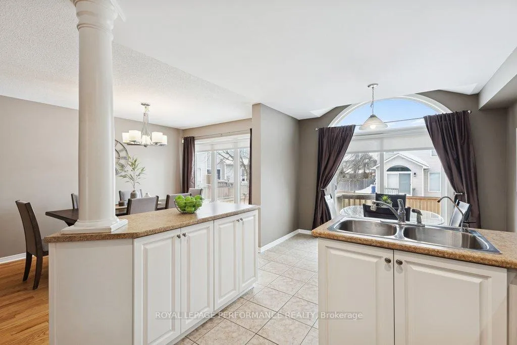 Photo 14 of 303 Bryarton Street, Ottawa, Chapel Hill — HOMEH