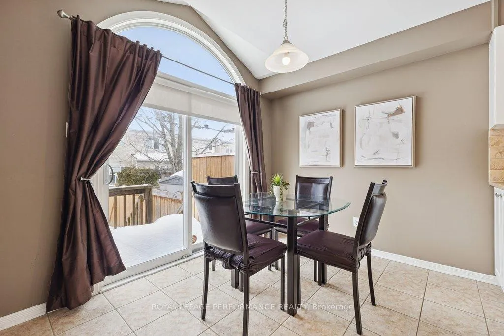 Photo 15 of 303 Bryarton Street, Ottawa, Chapel Hill — HOMEH