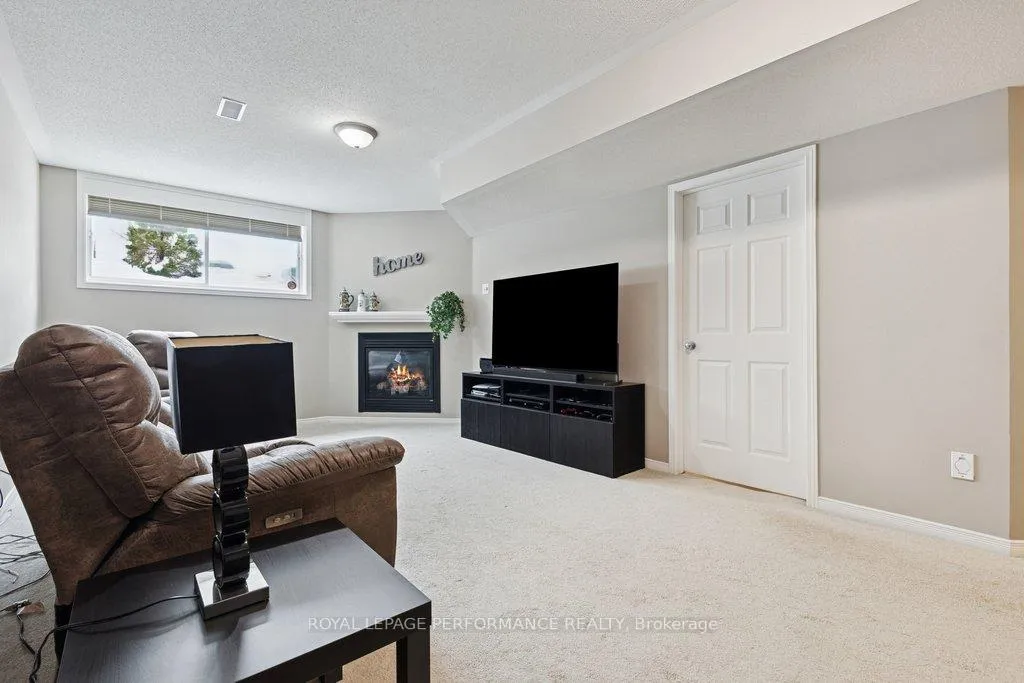 Photo 28 of 303 Bryarton Street, Ottawa, Chapel Hill — HOMEH