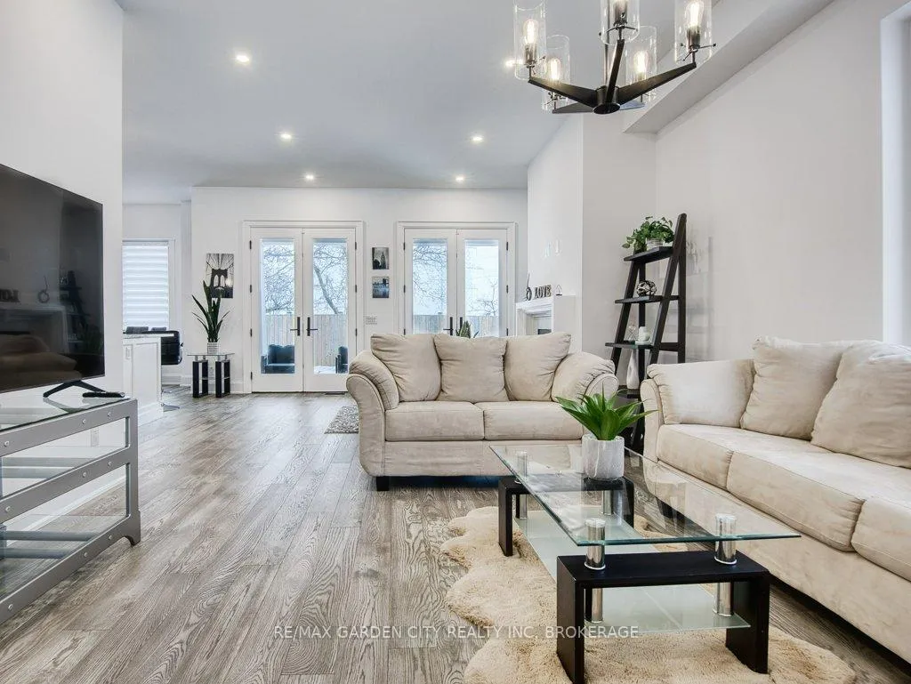 Photo 8 of 6290 Lucia Drive, Niagara Falls, Stamford — HOMEH