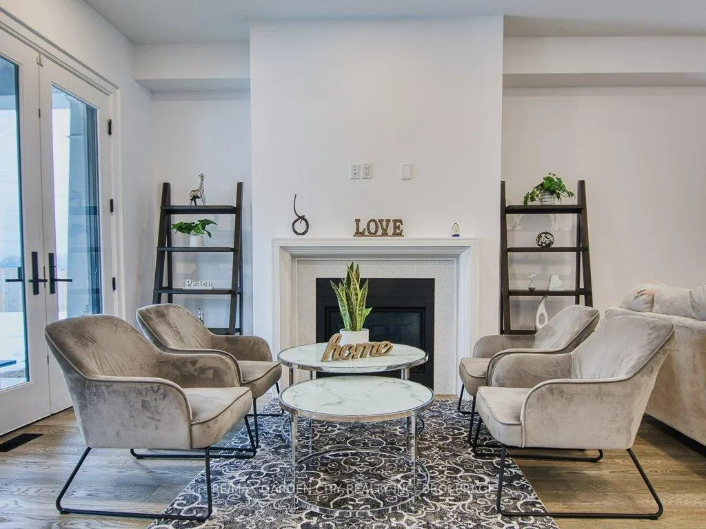 Photo 10 of 6290 Lucia Drive, Niagara Falls, Stamford — HOMEH