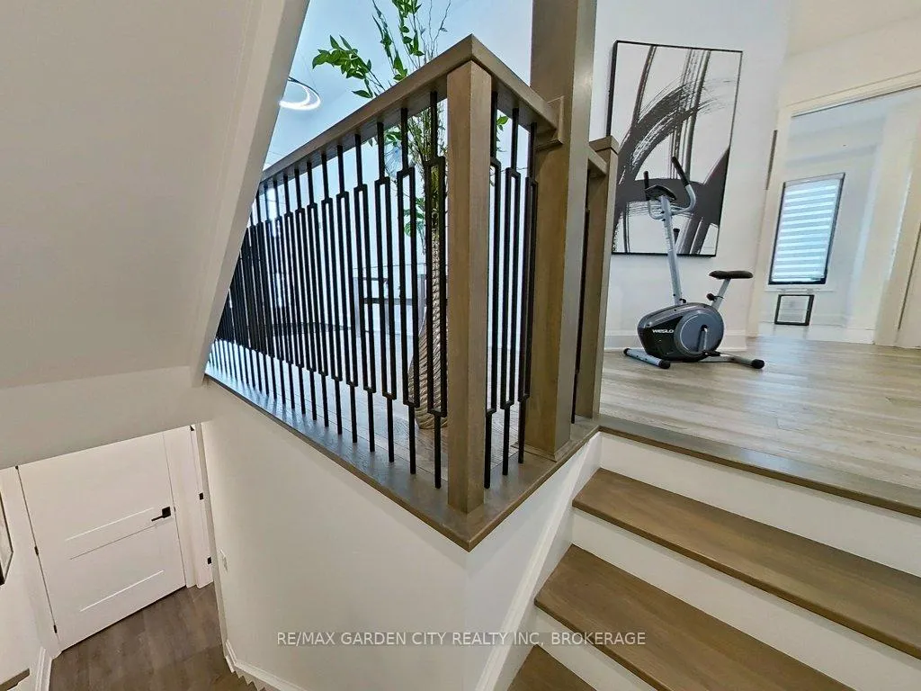 Photo 21 of 6290 Lucia Drive, Niagara Falls, Stamford — HOMEH