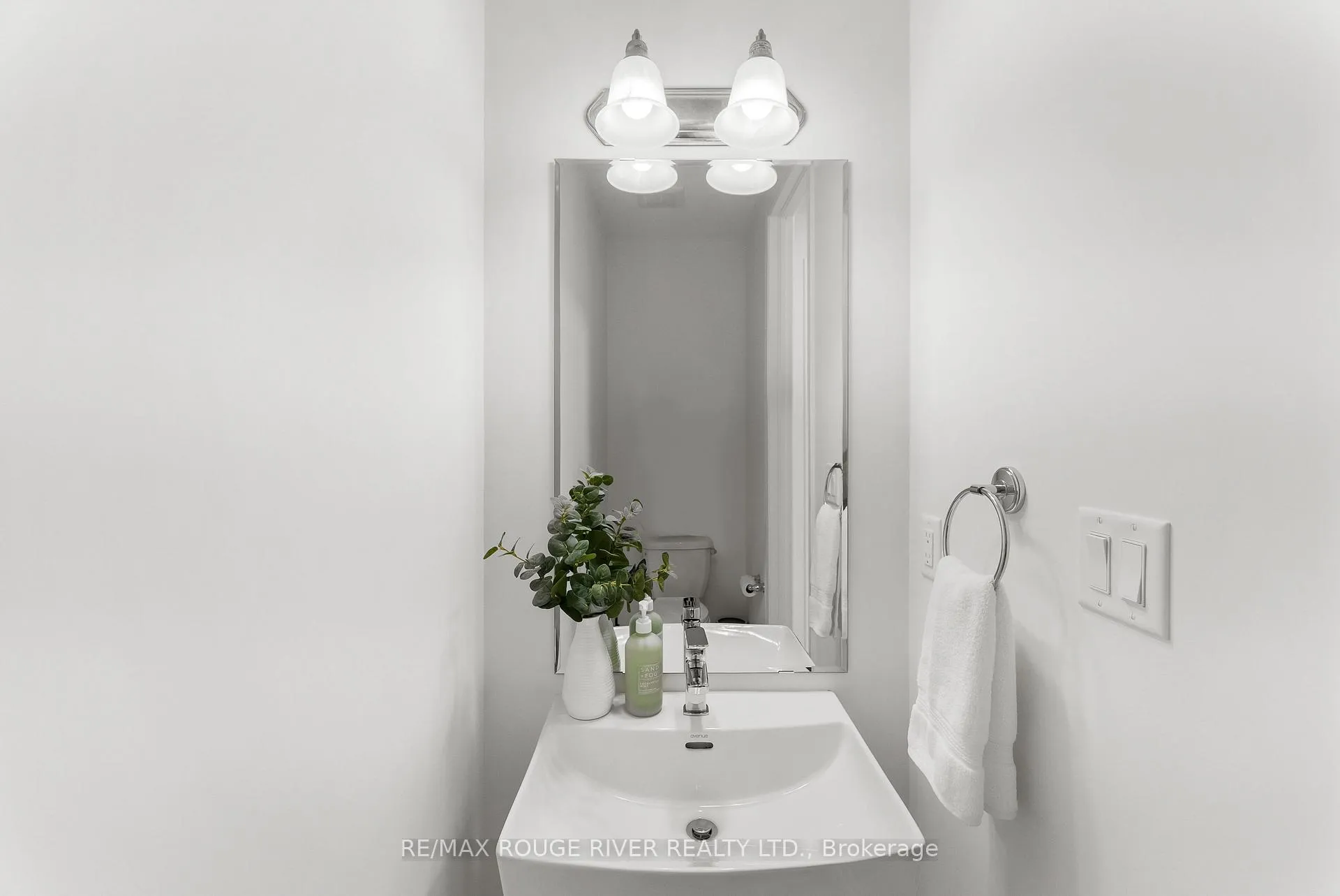 Photo 15 of 1404 Stillmeadow Lane, Pickering, Rural Pickering — HOMEH