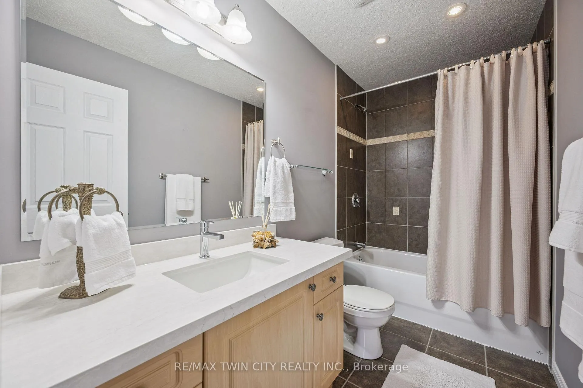 Photo 17 of Unit A4, 7 Upper Mercer Street, Kitchener — HOMEH