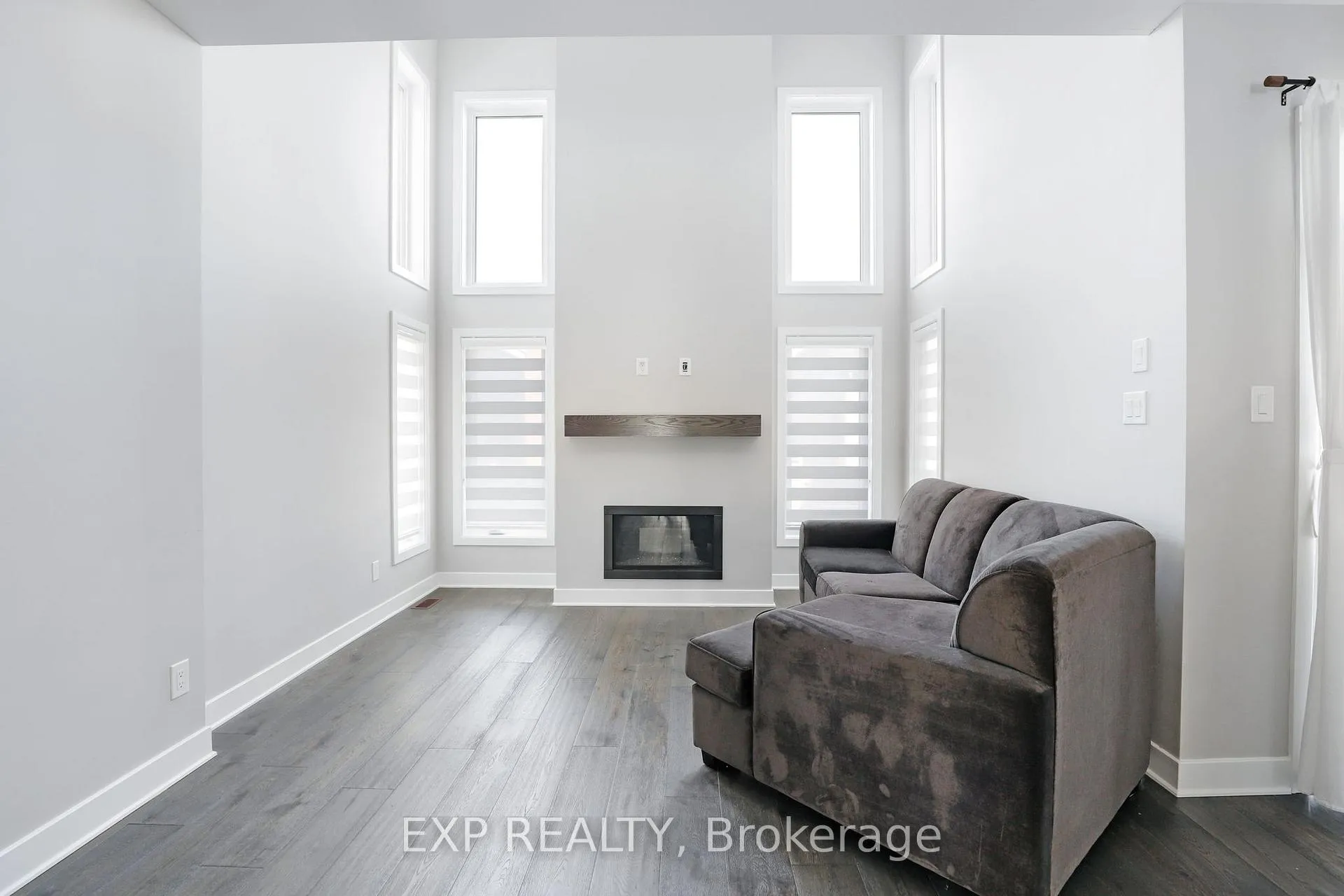 Photo 4 of 1053 Lunar Glow Crescent, Ottawa, Riverside South/Gloucester Glen — HOMEH