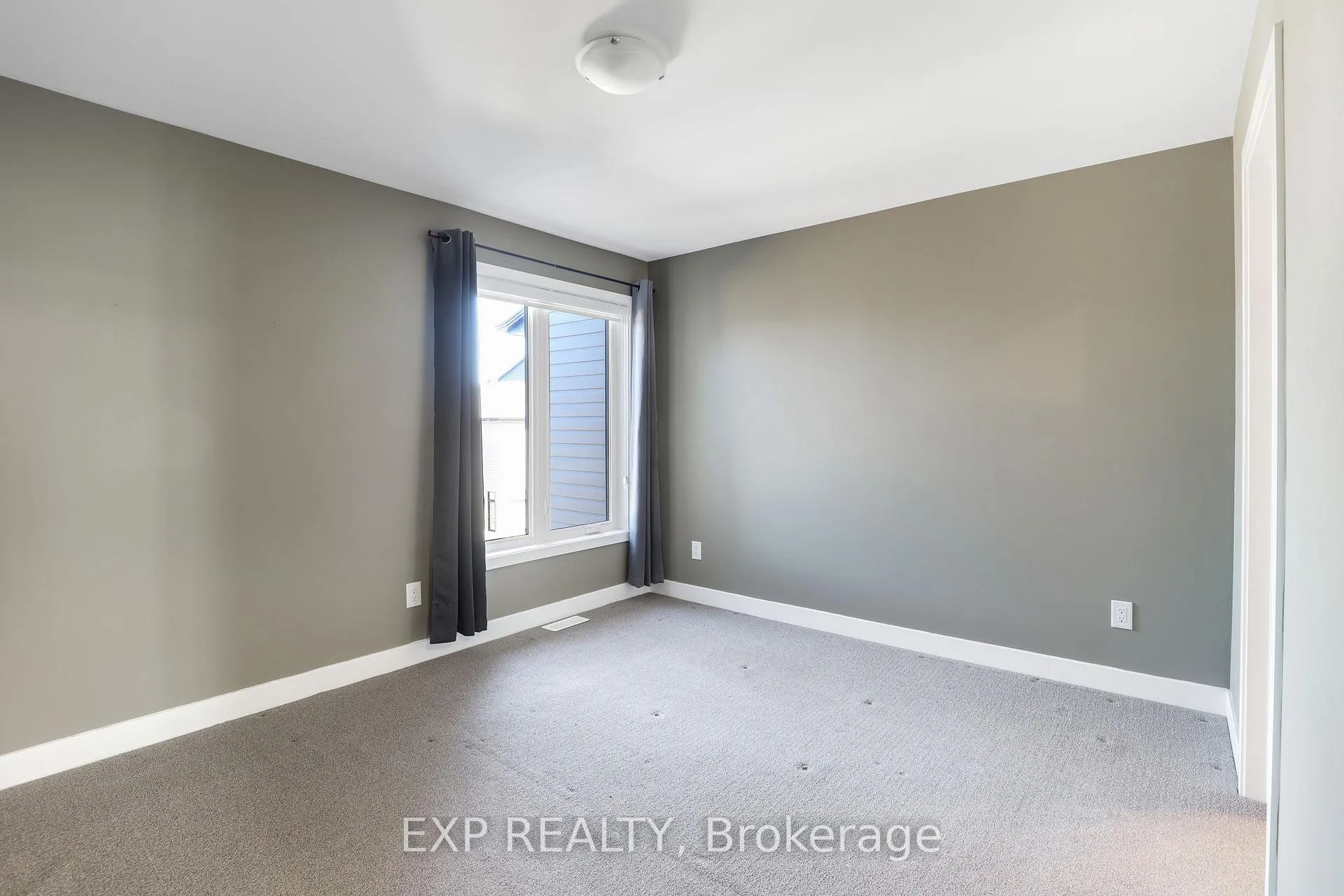 Photo 19 of 1053 Lunar Glow Crescent, Ottawa, Riverside South/Gloucester Glen — HOMEH