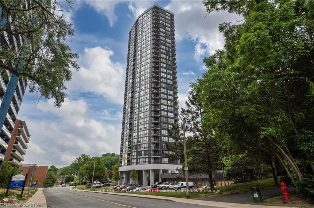 Front of Unit 1406, 150 Charlton Avenue E