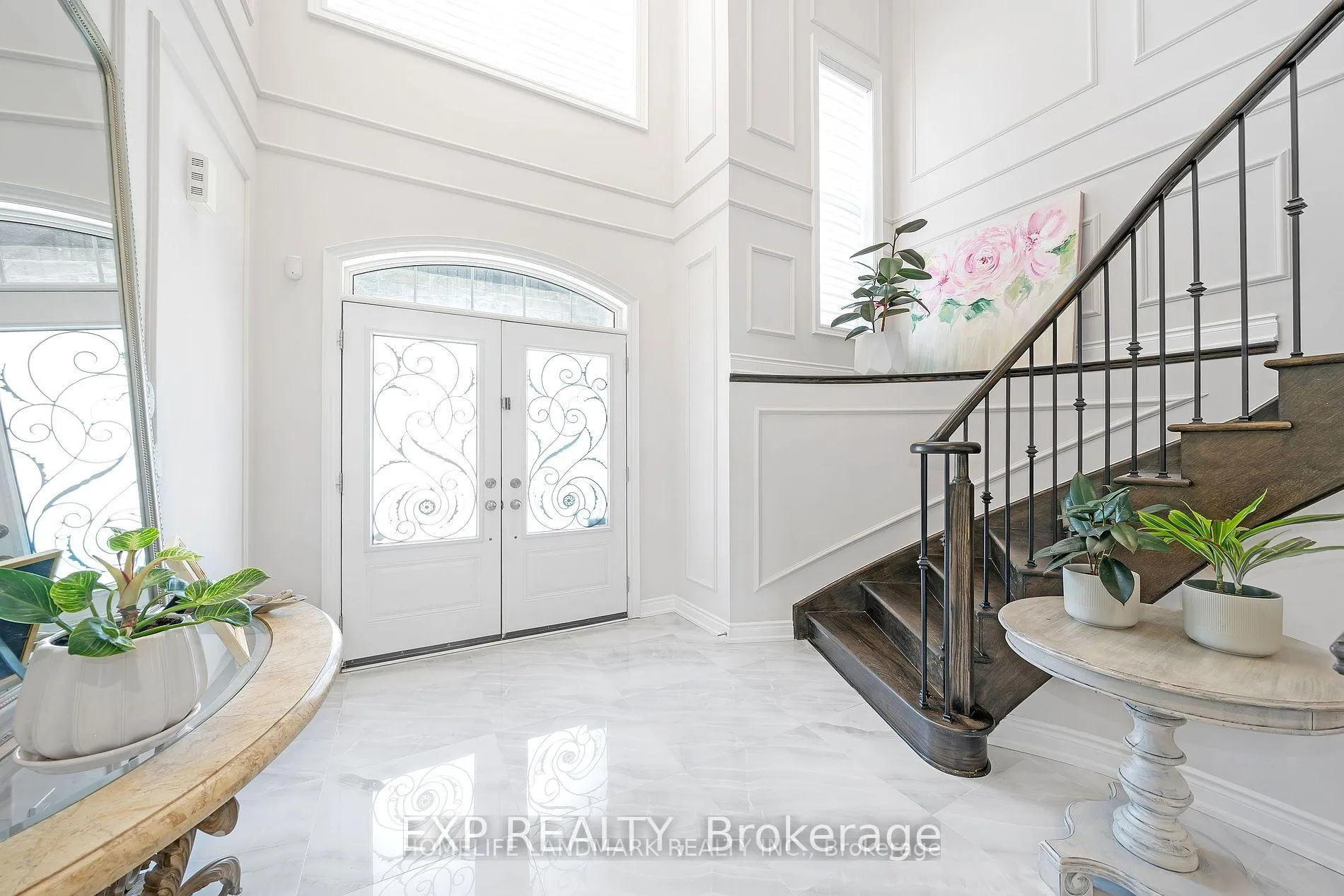Photo 3 of 25 Ladder Crescent, East Gwillimbury, Sharon — HOMEH