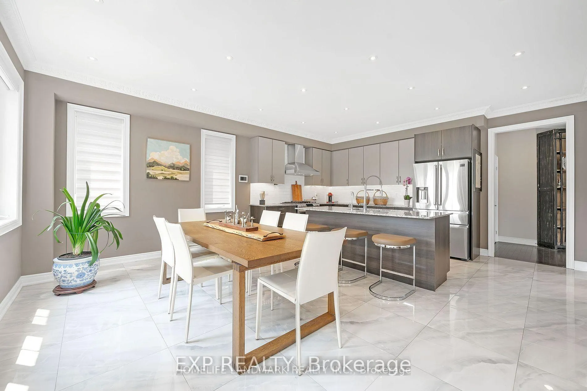 Photo 17 of 25 Ladder Crescent, East Gwillimbury, Sharon — HOMEH