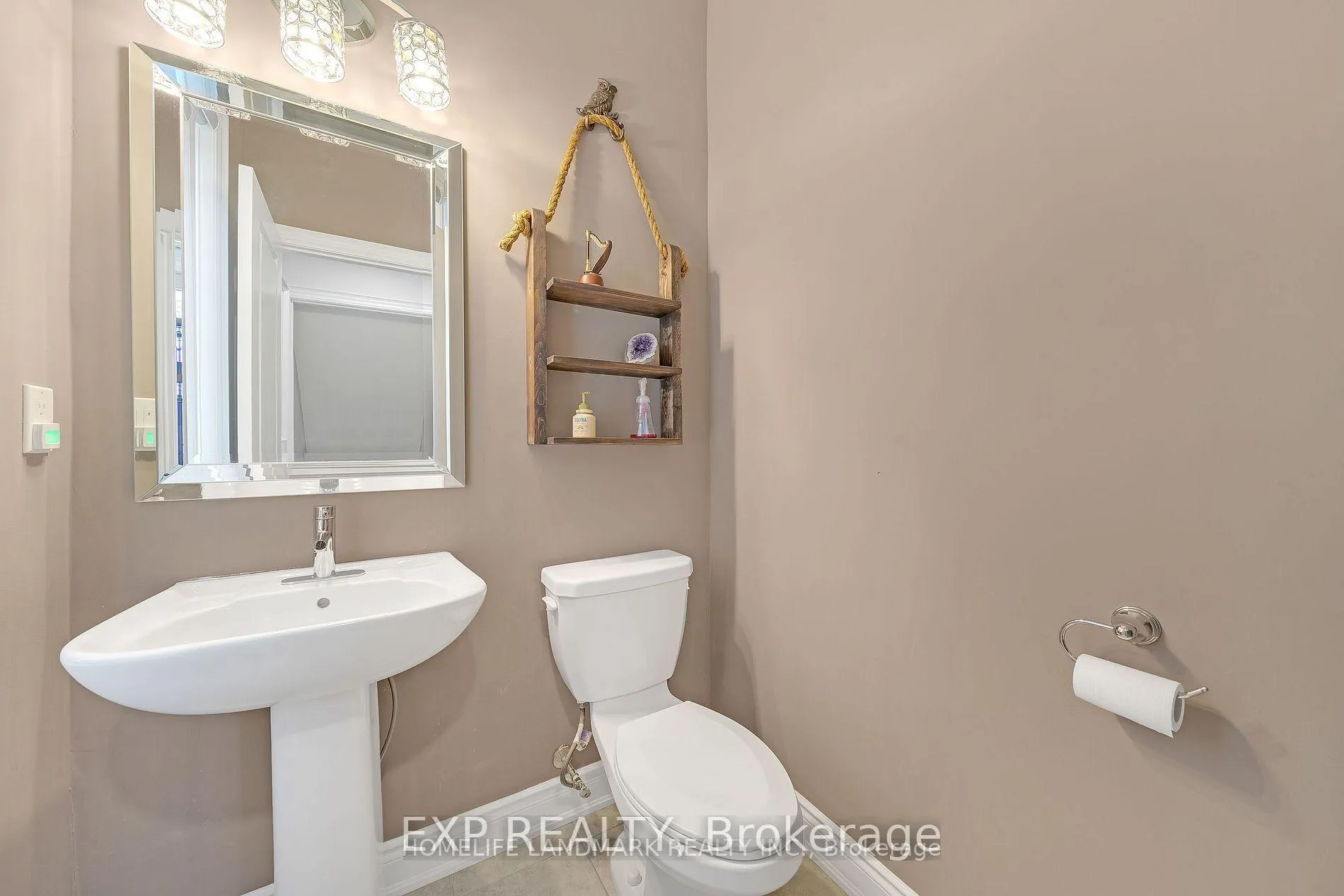 Photo 20 of 25 Ladder Crescent, East Gwillimbury, Sharon — HOMEH