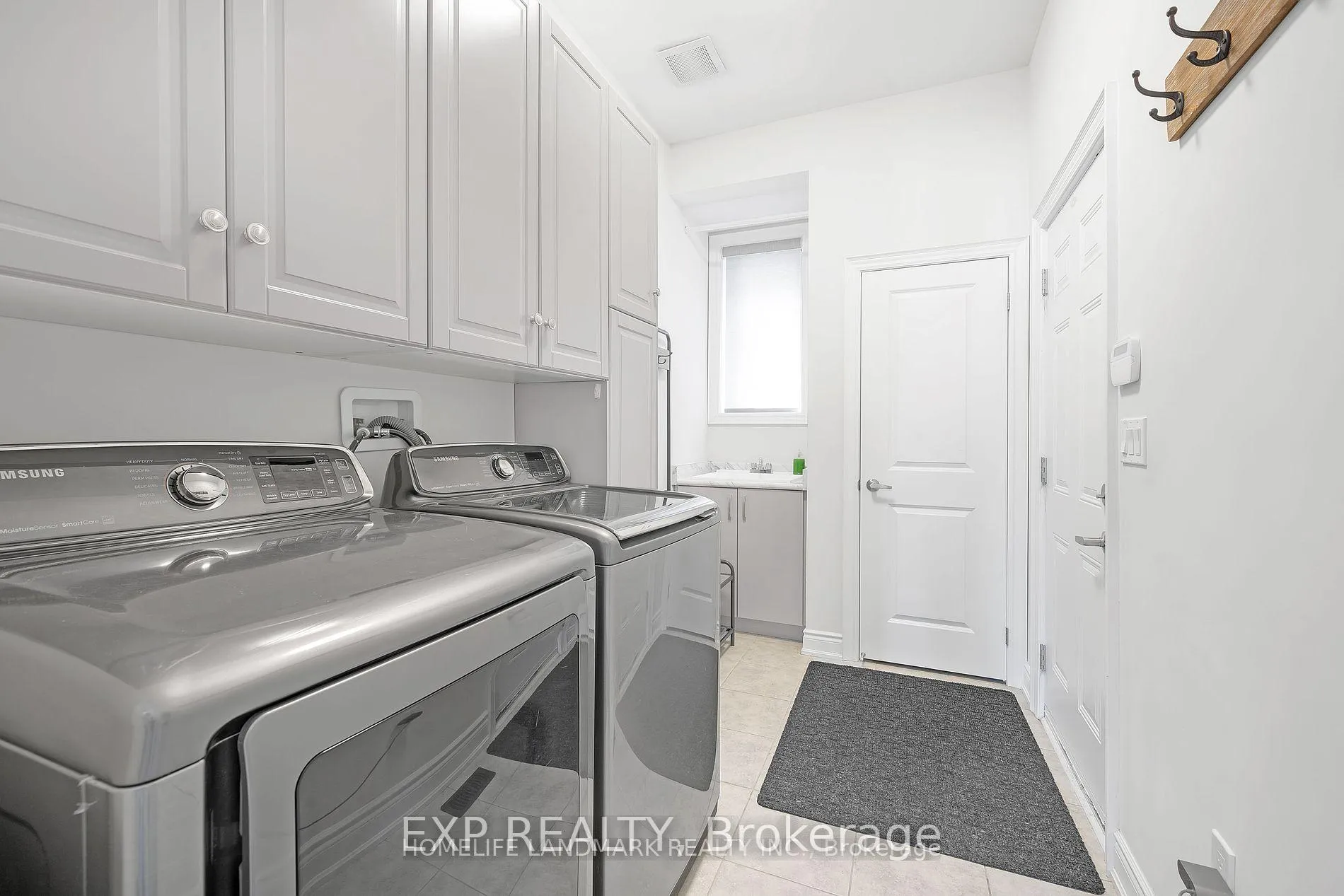 Photo 21 of 25 Ladder Crescent, East Gwillimbury, Sharon — HOMEH