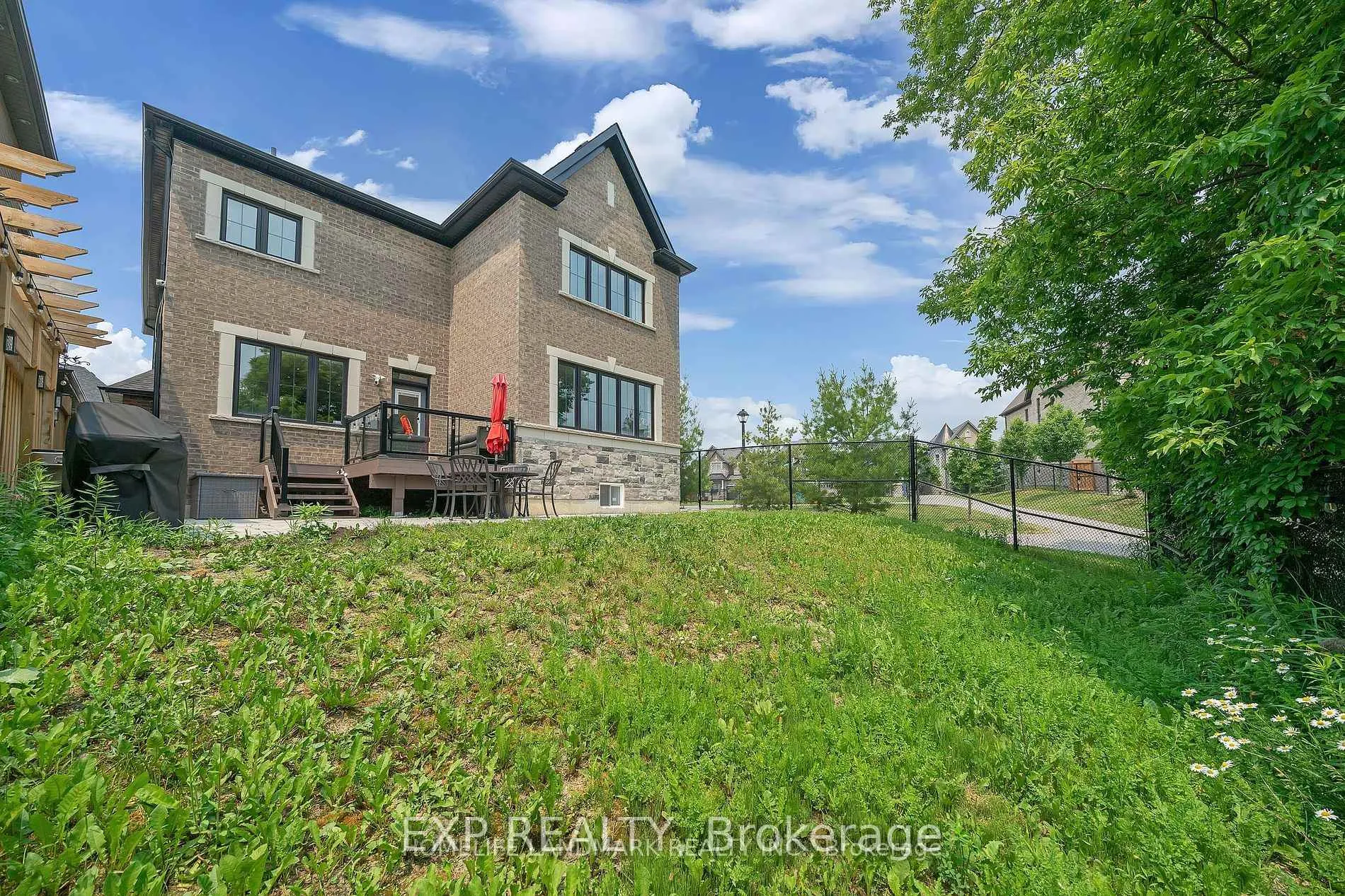 Photo 41 of 25 Ladder Crescent, East Gwillimbury, Sharon — HOMEH