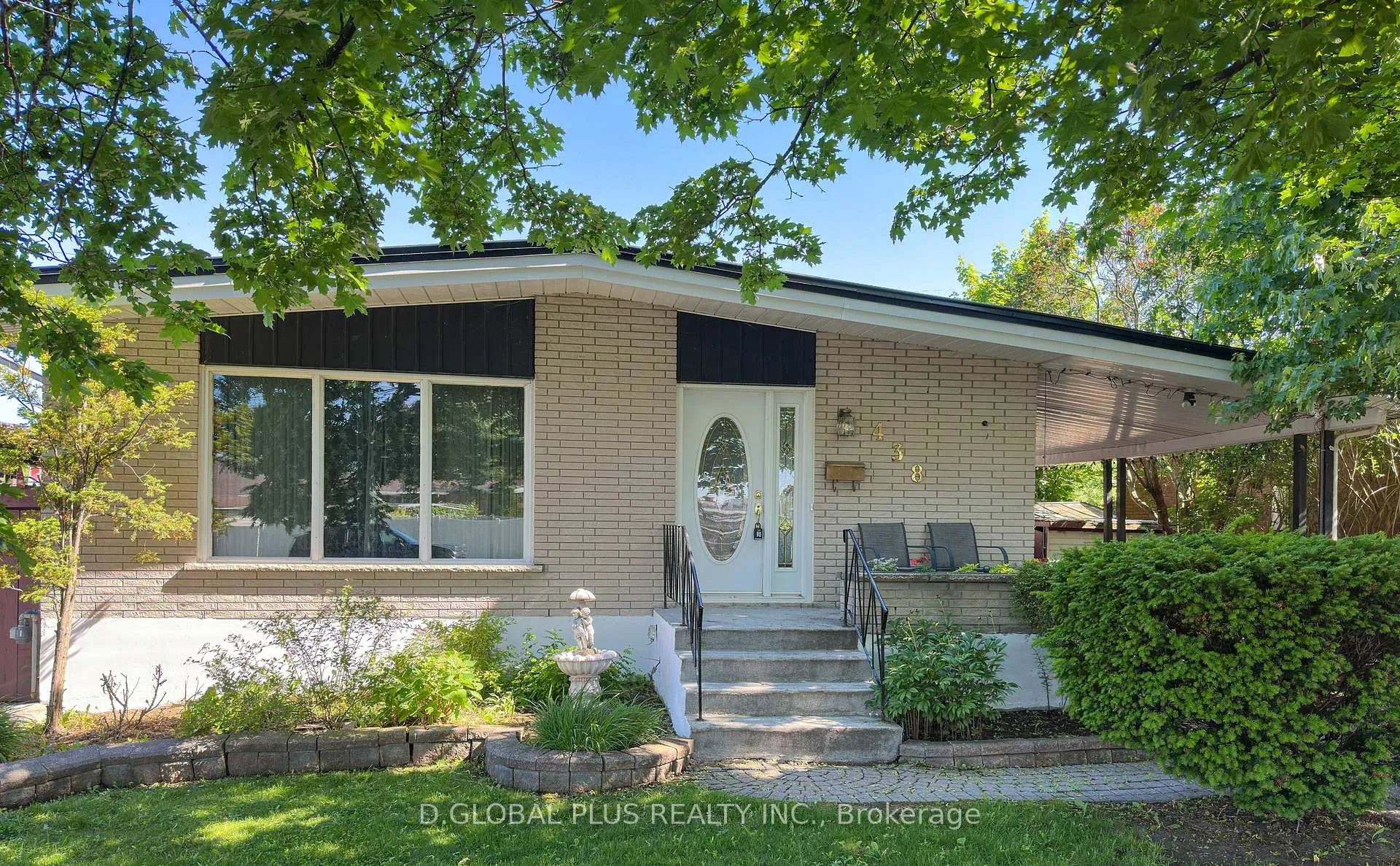 Photo 2 of 438 Beach Avenue, Cornwall — HOMEH