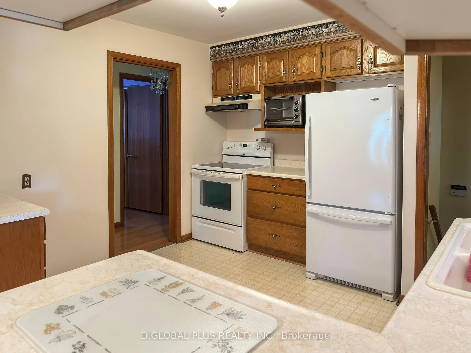 Photo 7 of 438 Beach Avenue, Cornwall — HOMEH