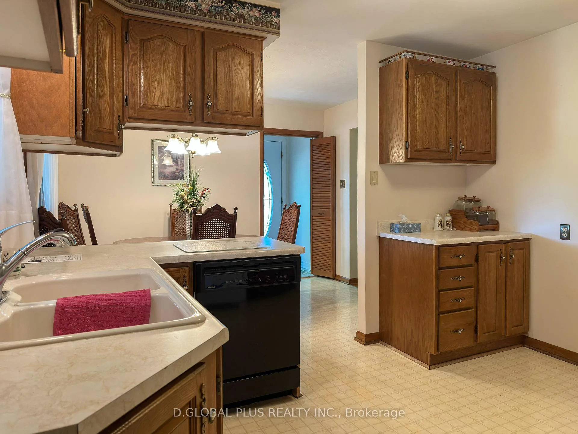 Photo 9 of 438 Beach Avenue, Cornwall — HOMEH