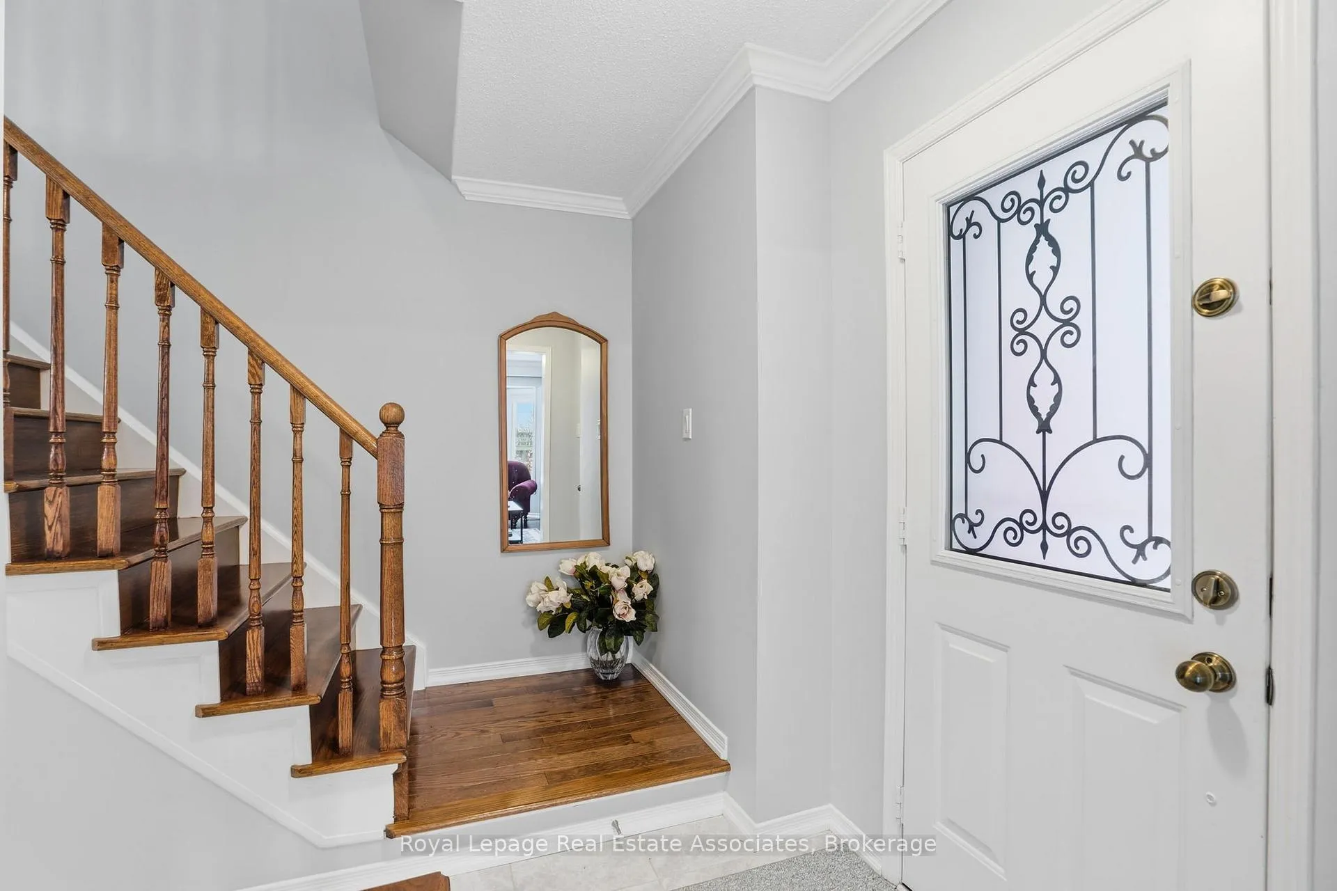 Photo 5 of 140 Fellowes Crescent, Hamilton, Waterdown — HOMEH