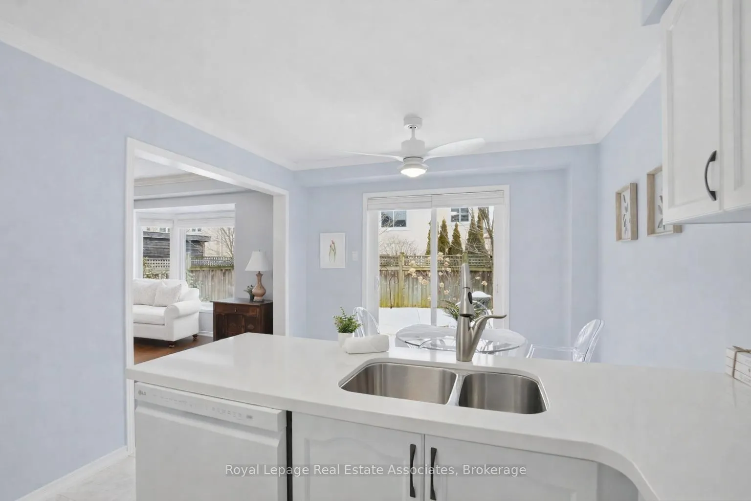 Photo 12 of 140 Fellowes Crescent, Hamilton, Waterdown — HOMEH