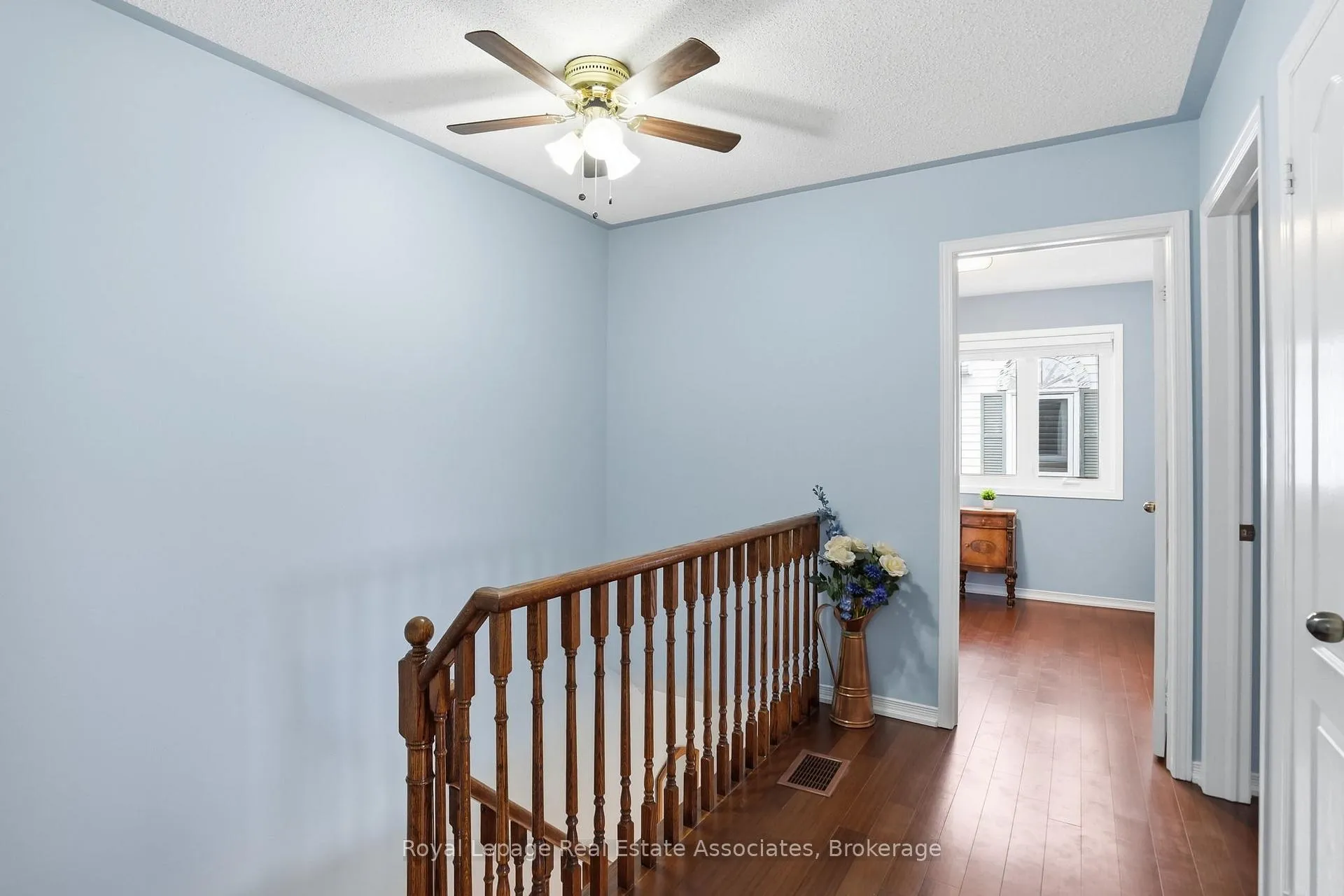 Photo 19 of 140 Fellowes Crescent, Hamilton, Waterdown — HOMEH