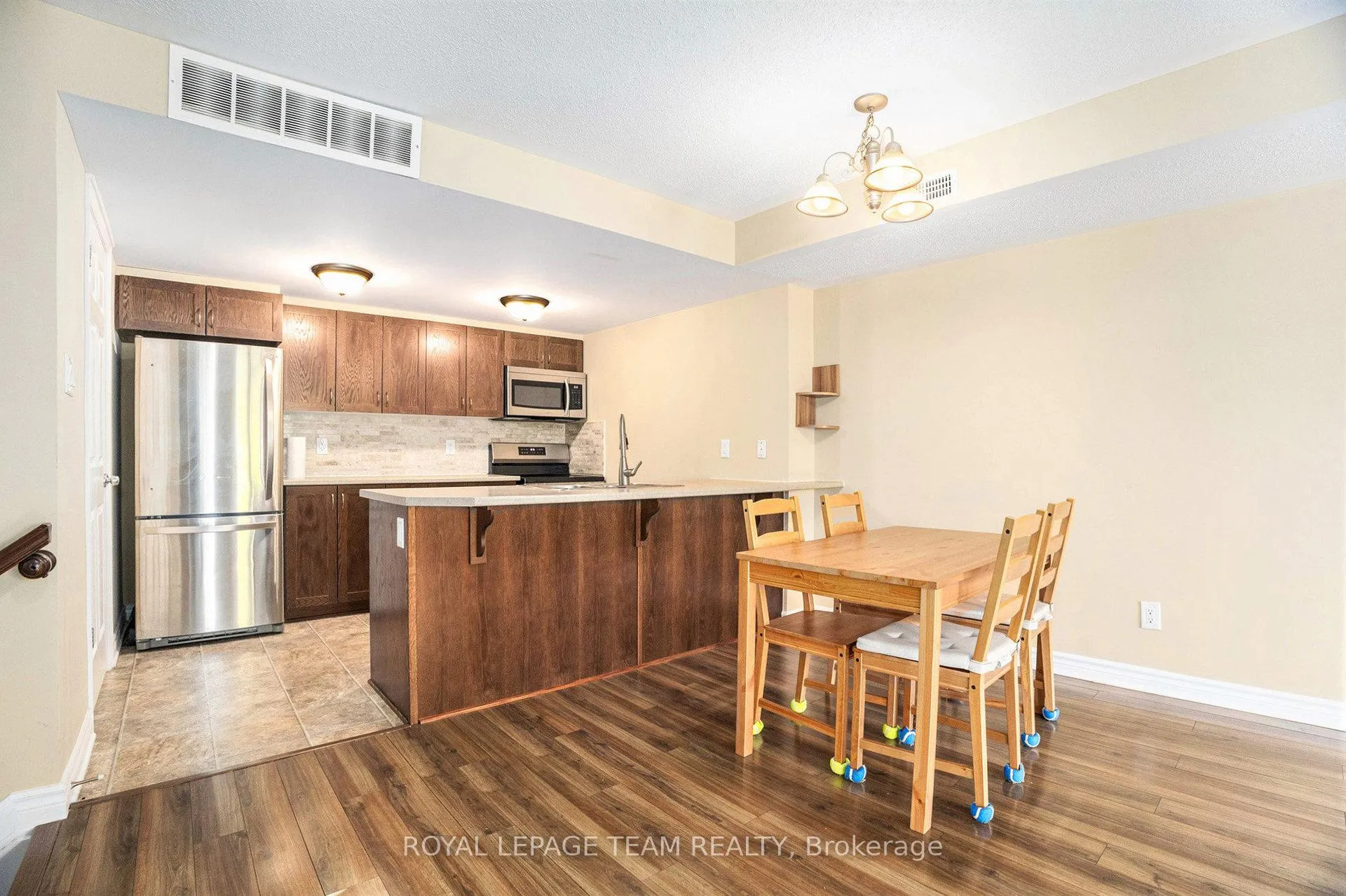 Photo 4 of Unit B, 283 Titanium Private, Ottawa, Convent Glen North — HOMEH