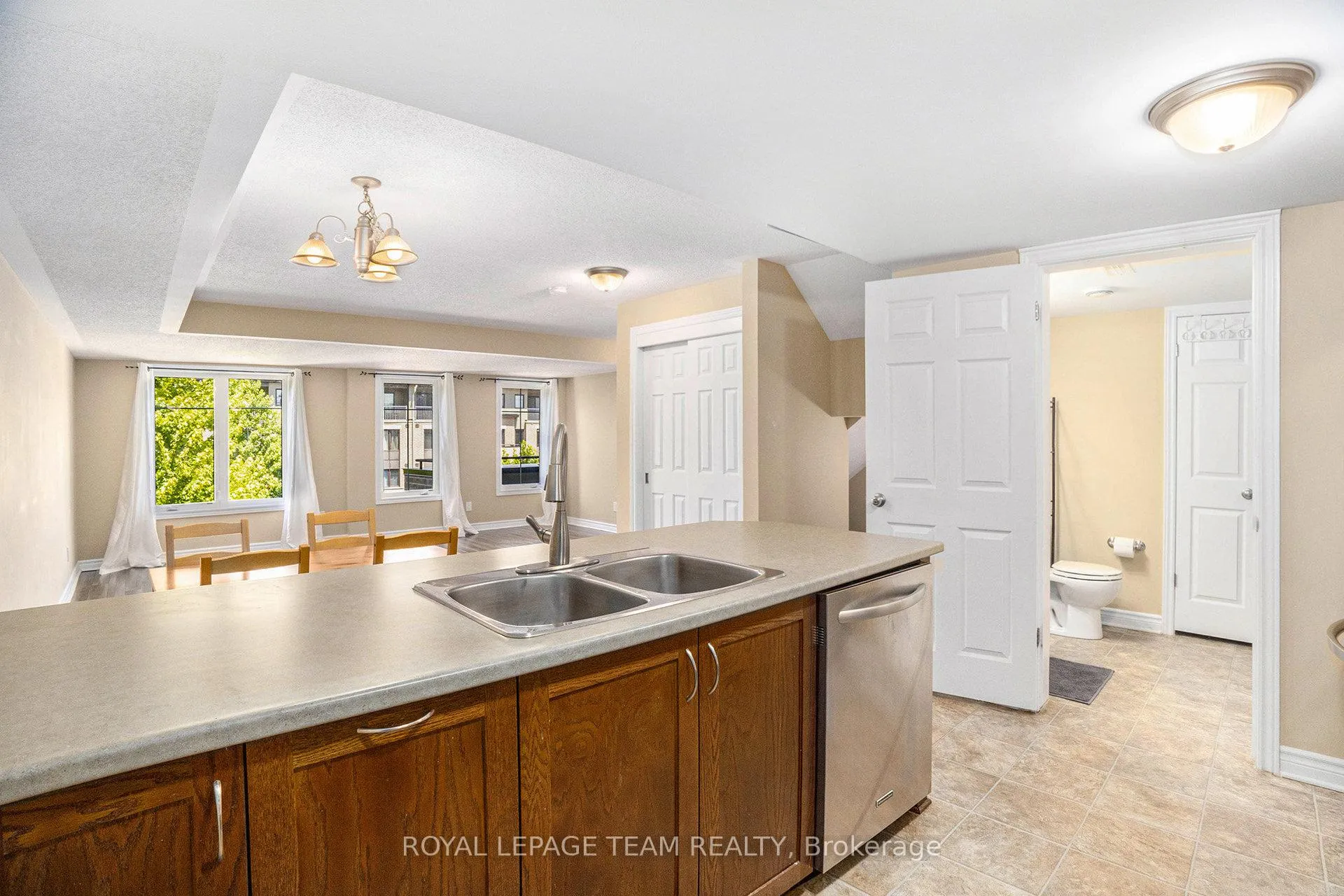 Photo 5 of Unit B, 283 Titanium Private, Ottawa, Convent Glen North — HOMEH