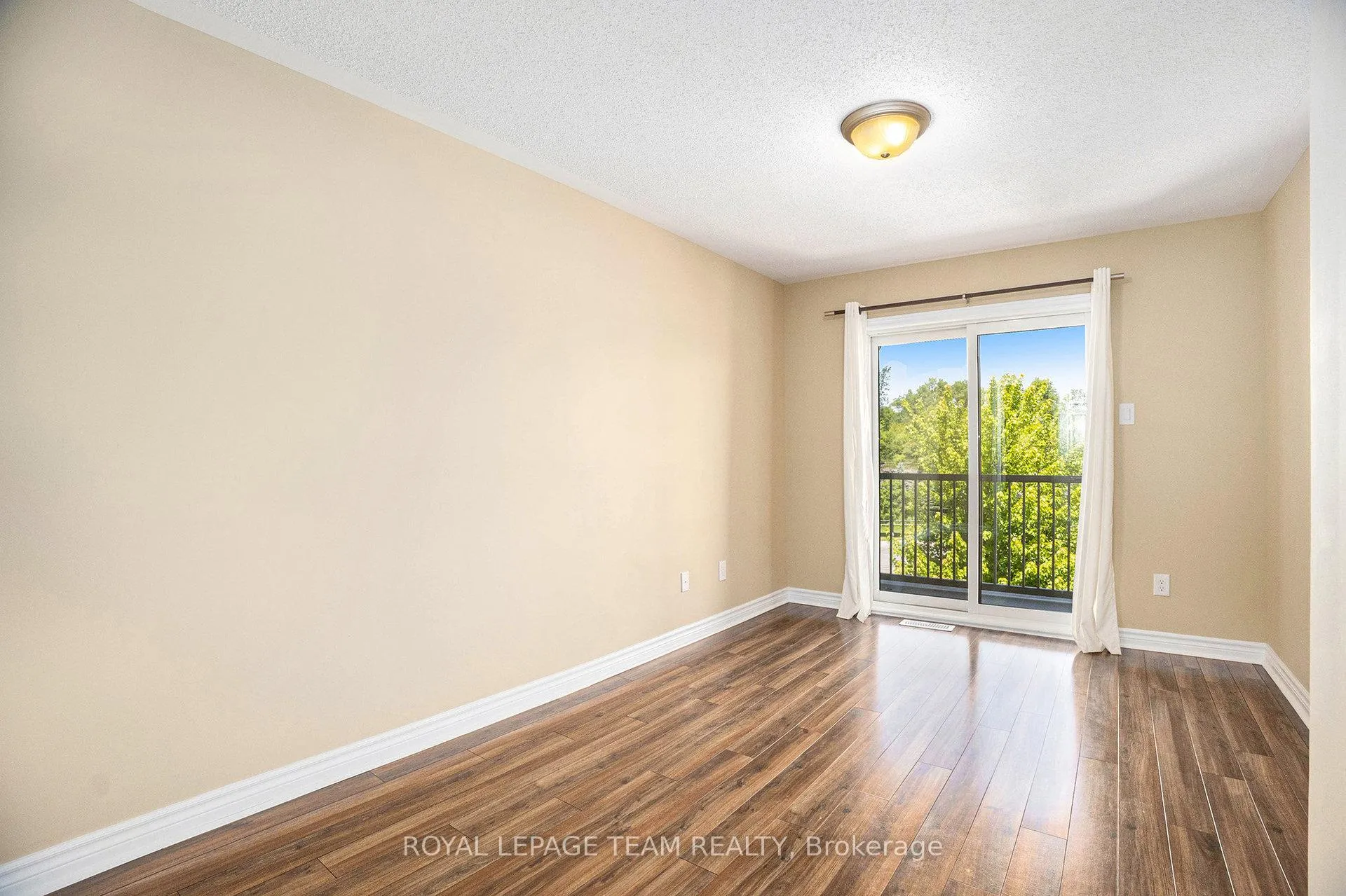 Photo 9 of Unit B, 283 Titanium Private, Ottawa, Convent Glen North — HOMEH